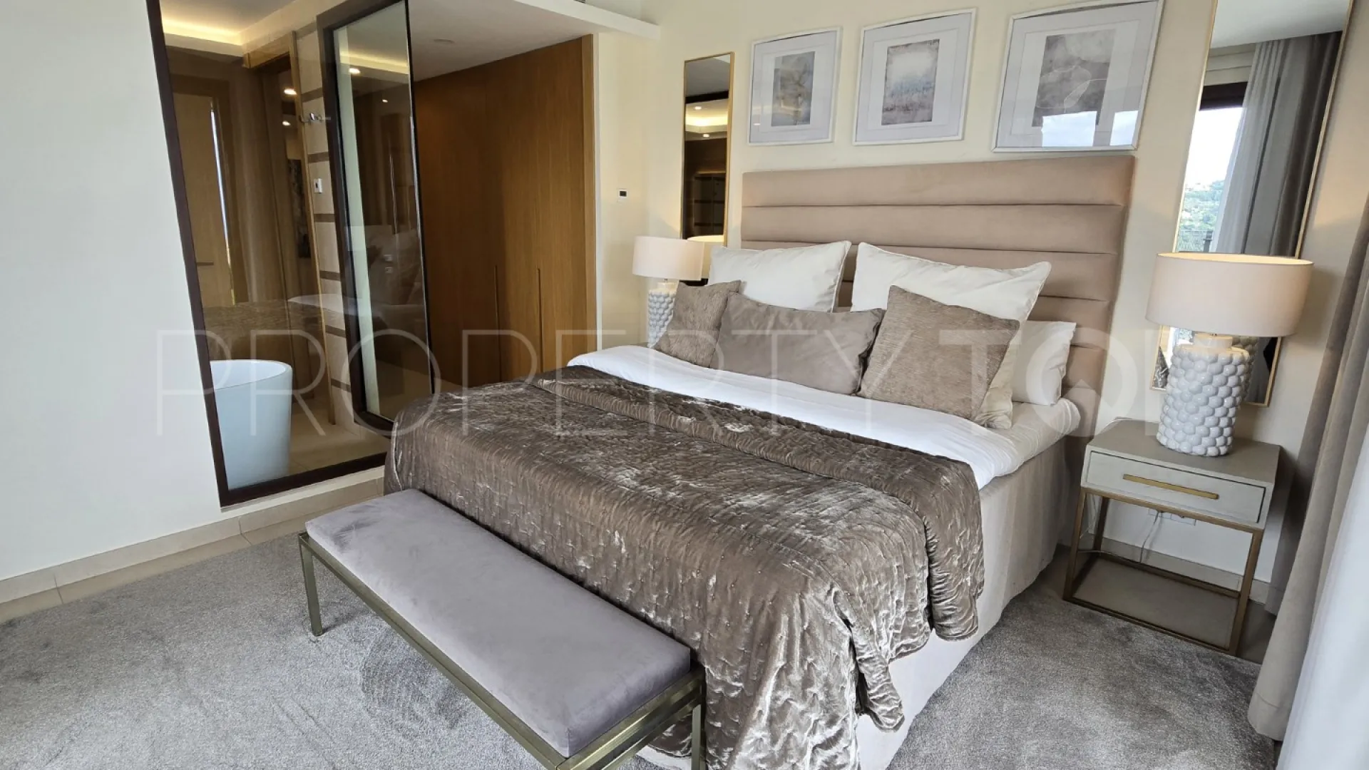 For sale Real de La Quinta ground floor apartment with 3 bedrooms