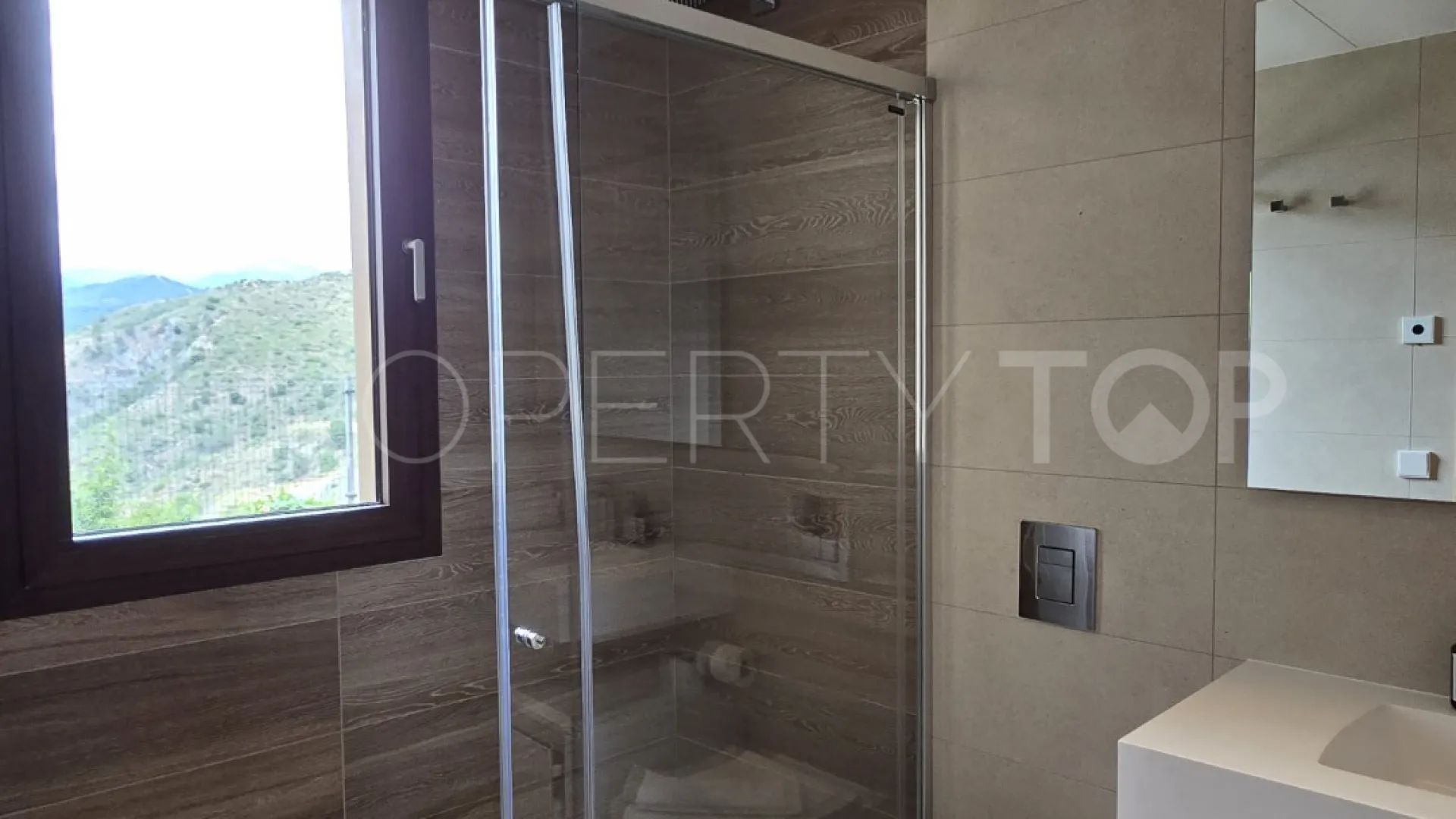 For sale Real de La Quinta ground floor apartment with 3 bedrooms