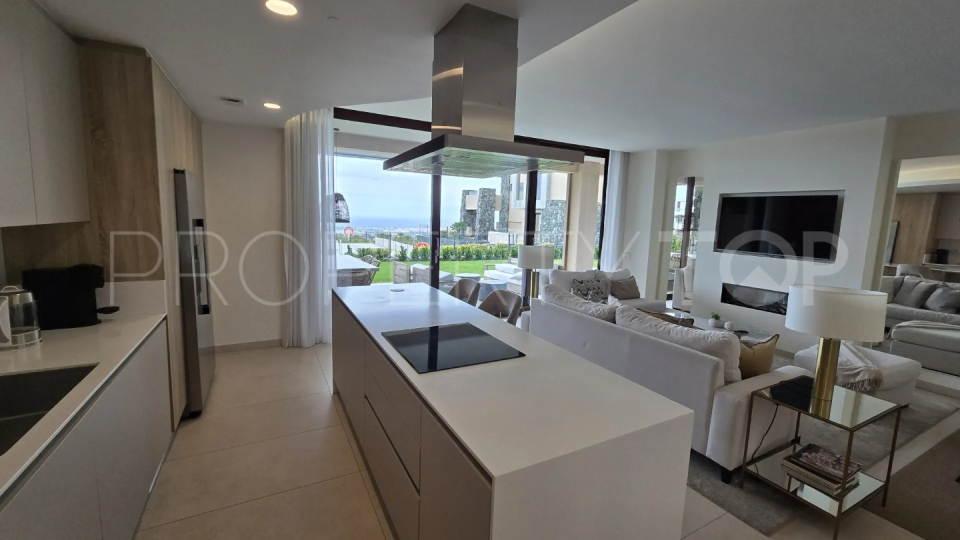 For sale Real de La Quinta ground floor apartment with 3 bedrooms