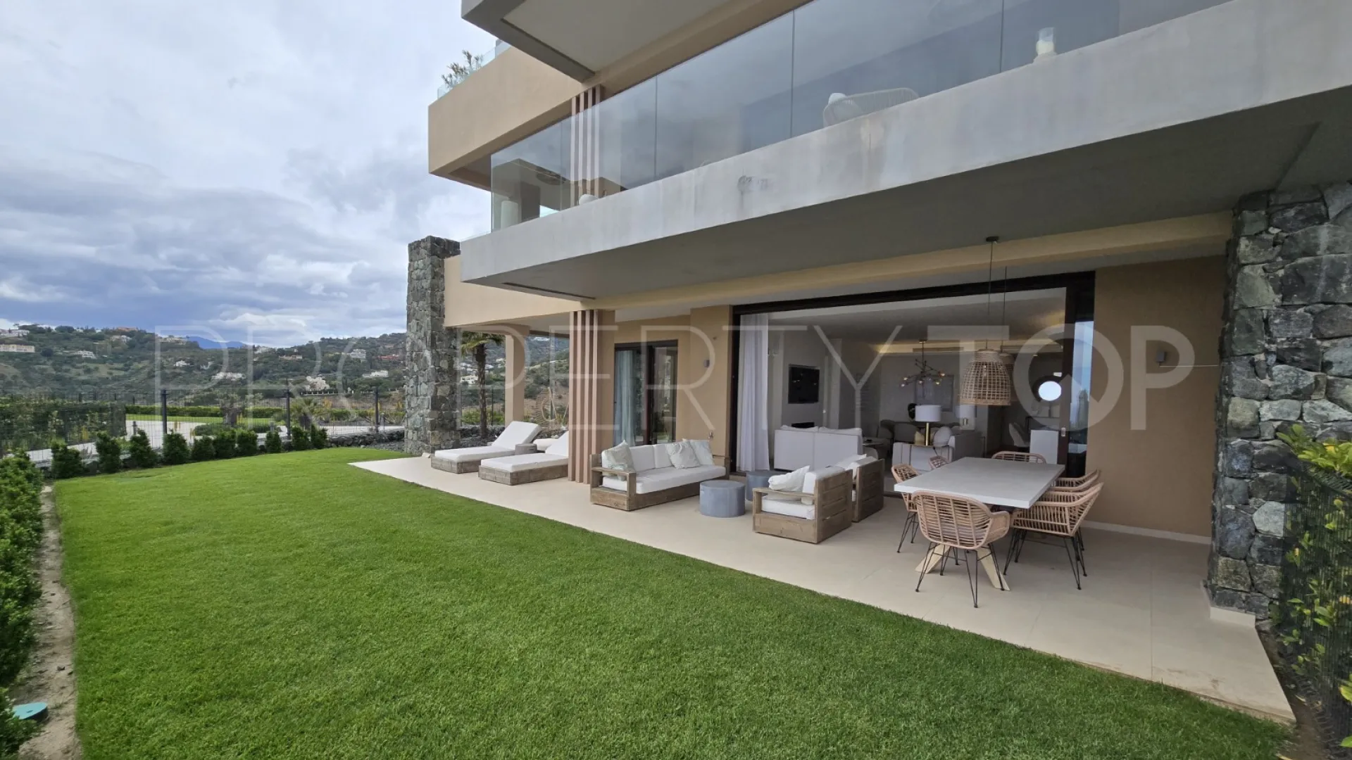 For sale Real de La Quinta ground floor apartment with 3 bedrooms