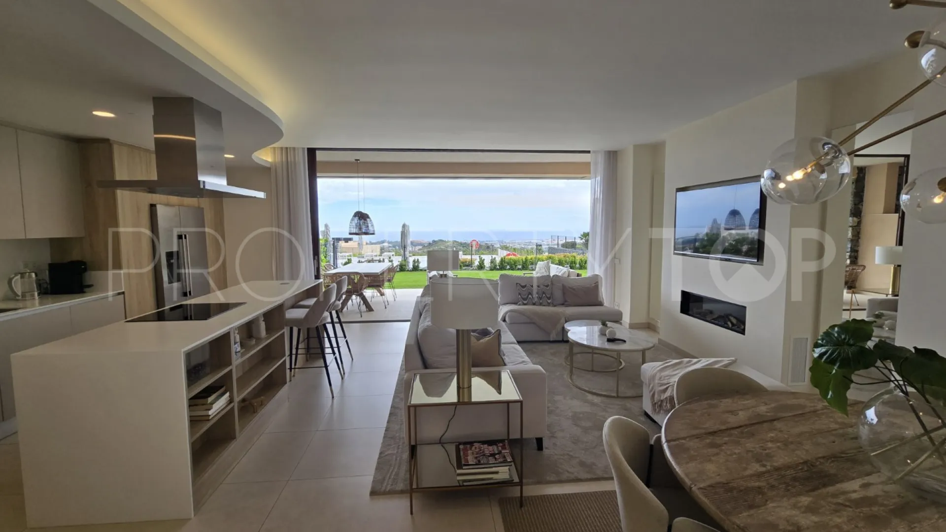 For sale Real de La Quinta ground floor apartment with 3 bedrooms