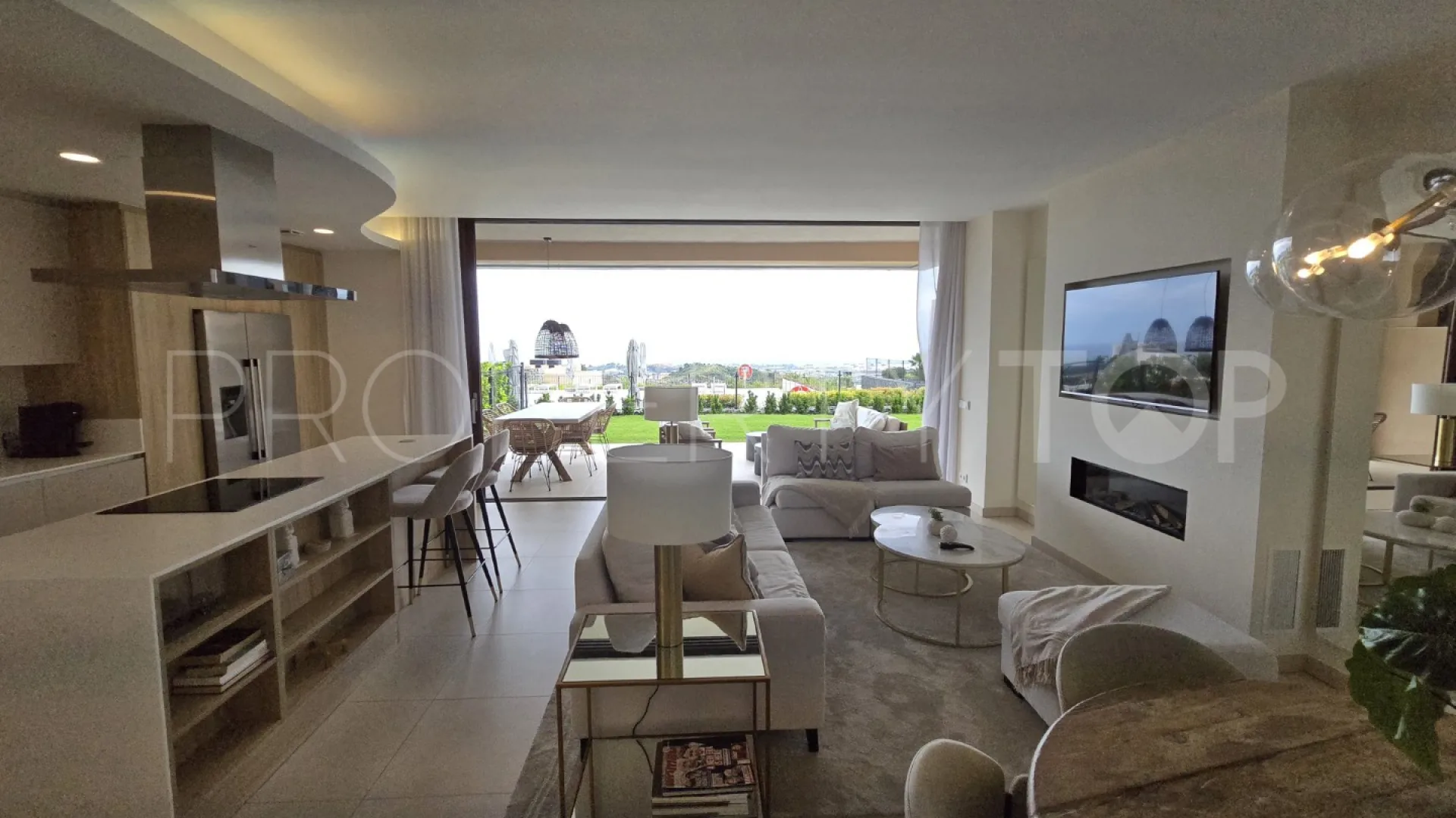 For sale Real de La Quinta ground floor apartment with 3 bedrooms