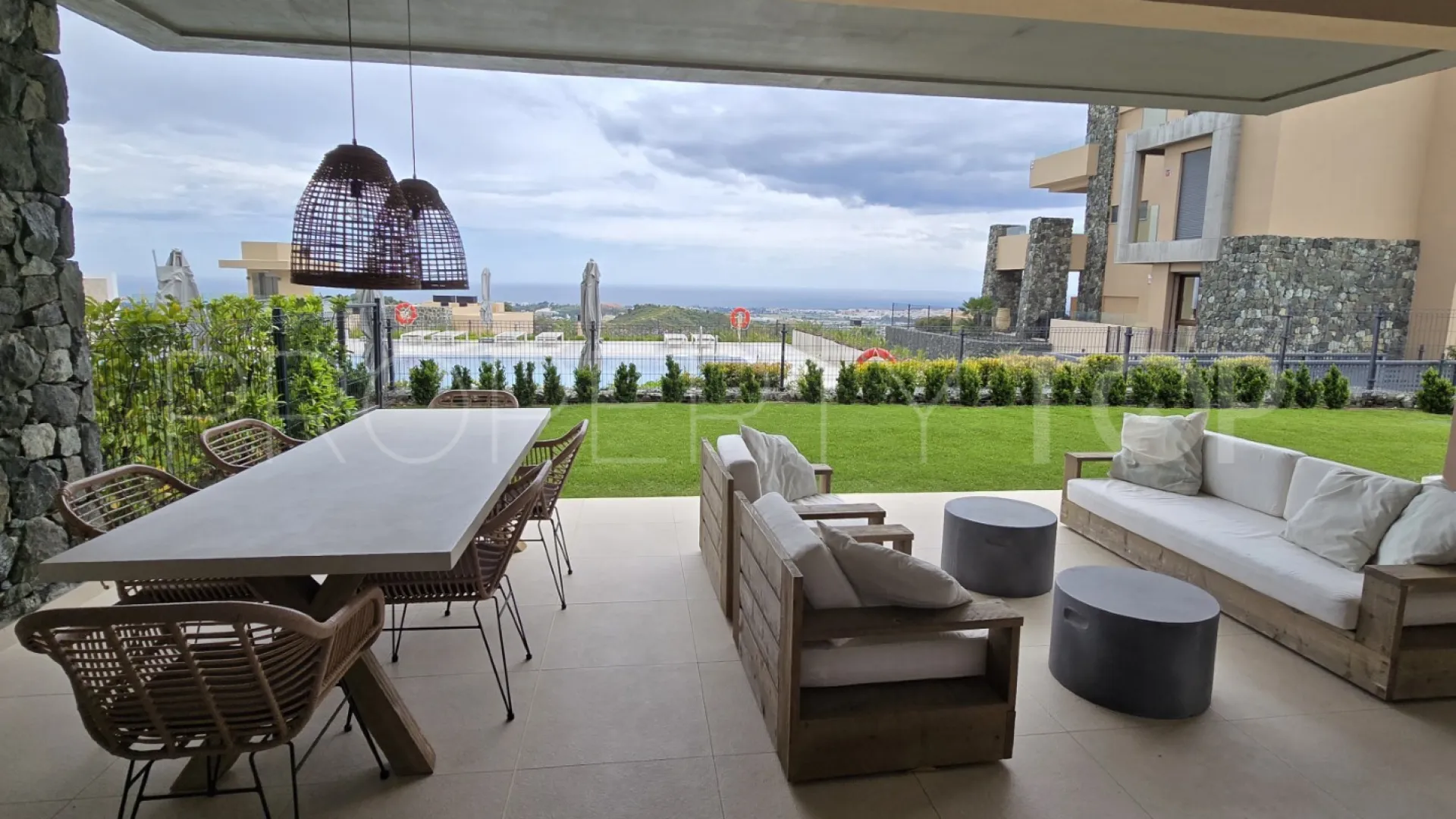For sale Real de La Quinta ground floor apartment with 3 bedrooms