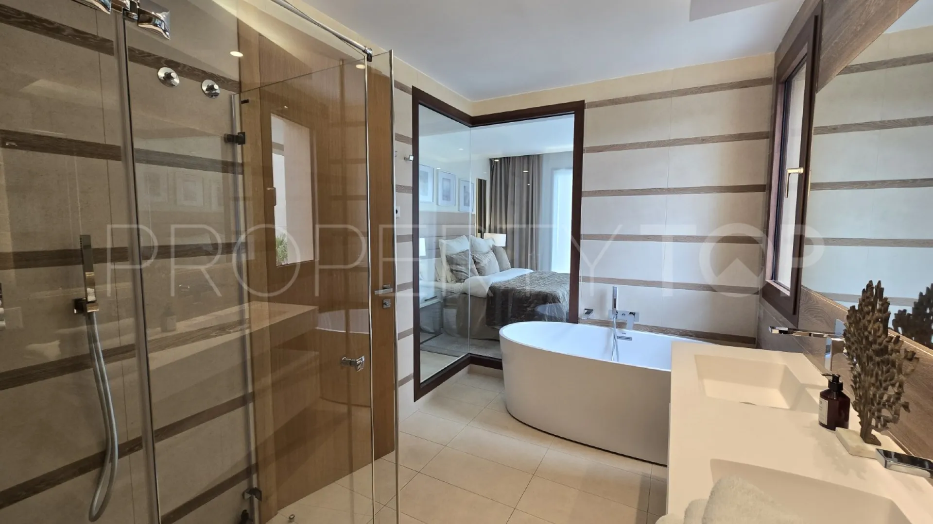 For sale Real de La Quinta ground floor apartment with 3 bedrooms