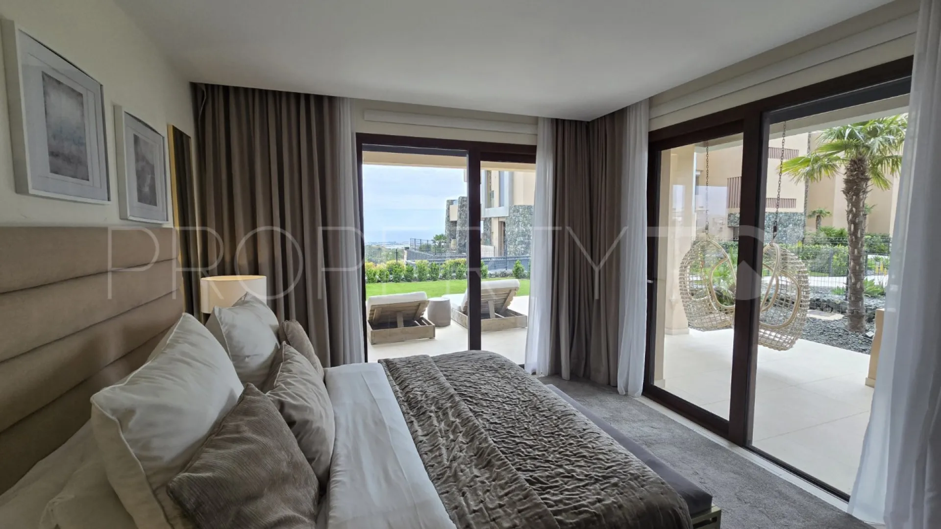 For sale Real de La Quinta ground floor apartment with 3 bedrooms