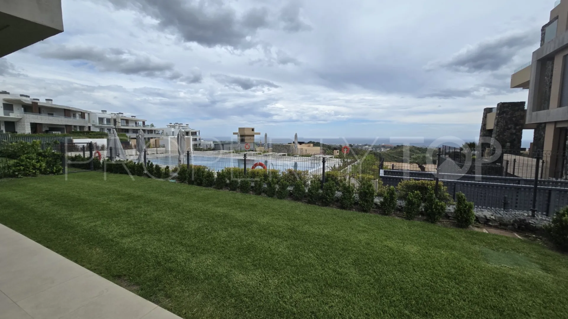 For sale Real de La Quinta ground floor apartment with 3 bedrooms