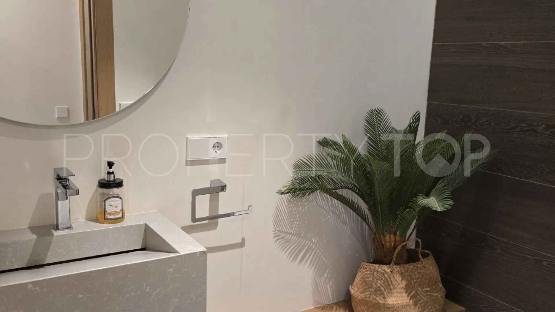 For sale Real de La Quinta ground floor apartment with 3 bedrooms