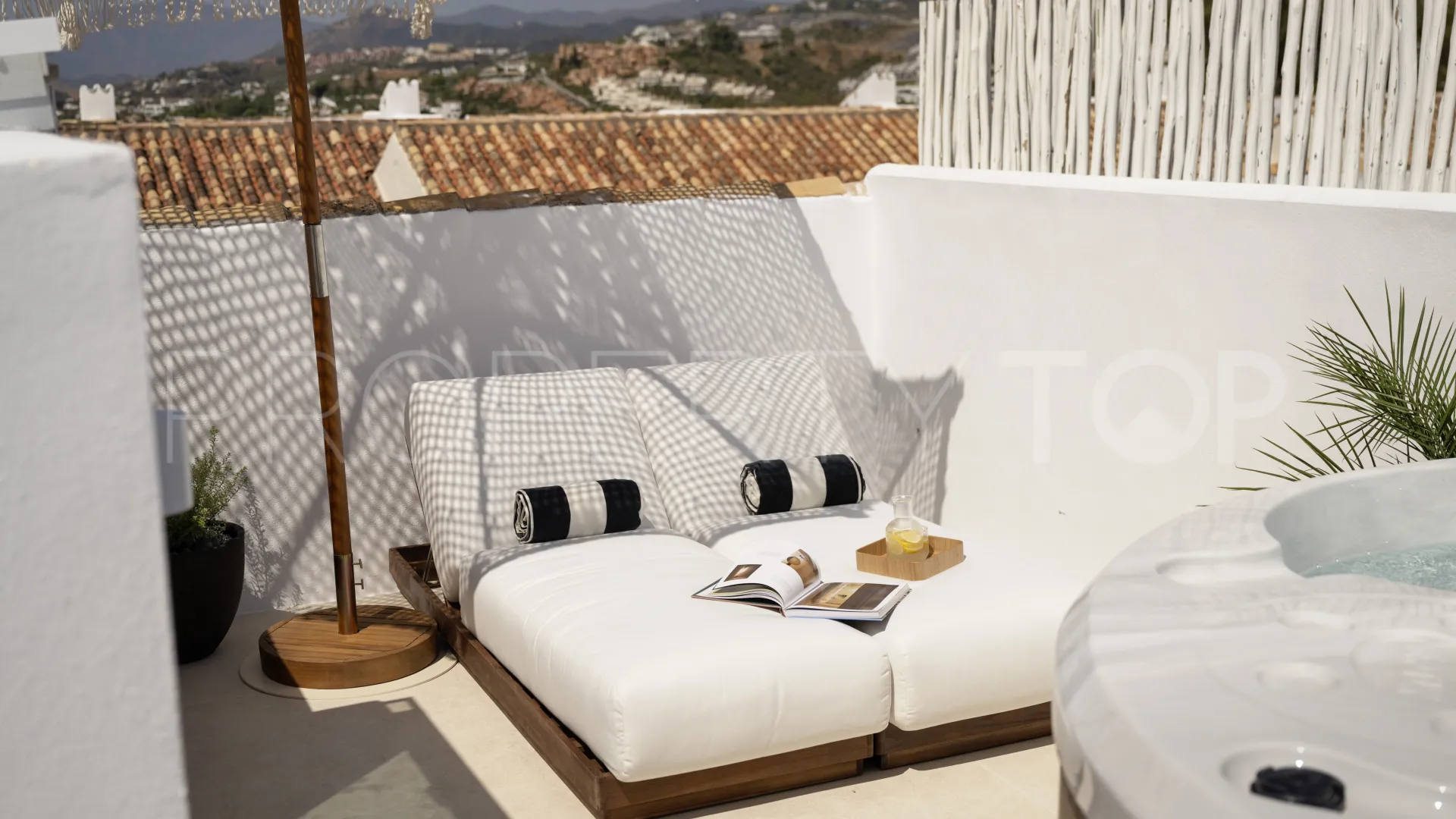 Comprar adosado de 4 dormitorios en Nueva Andalucia