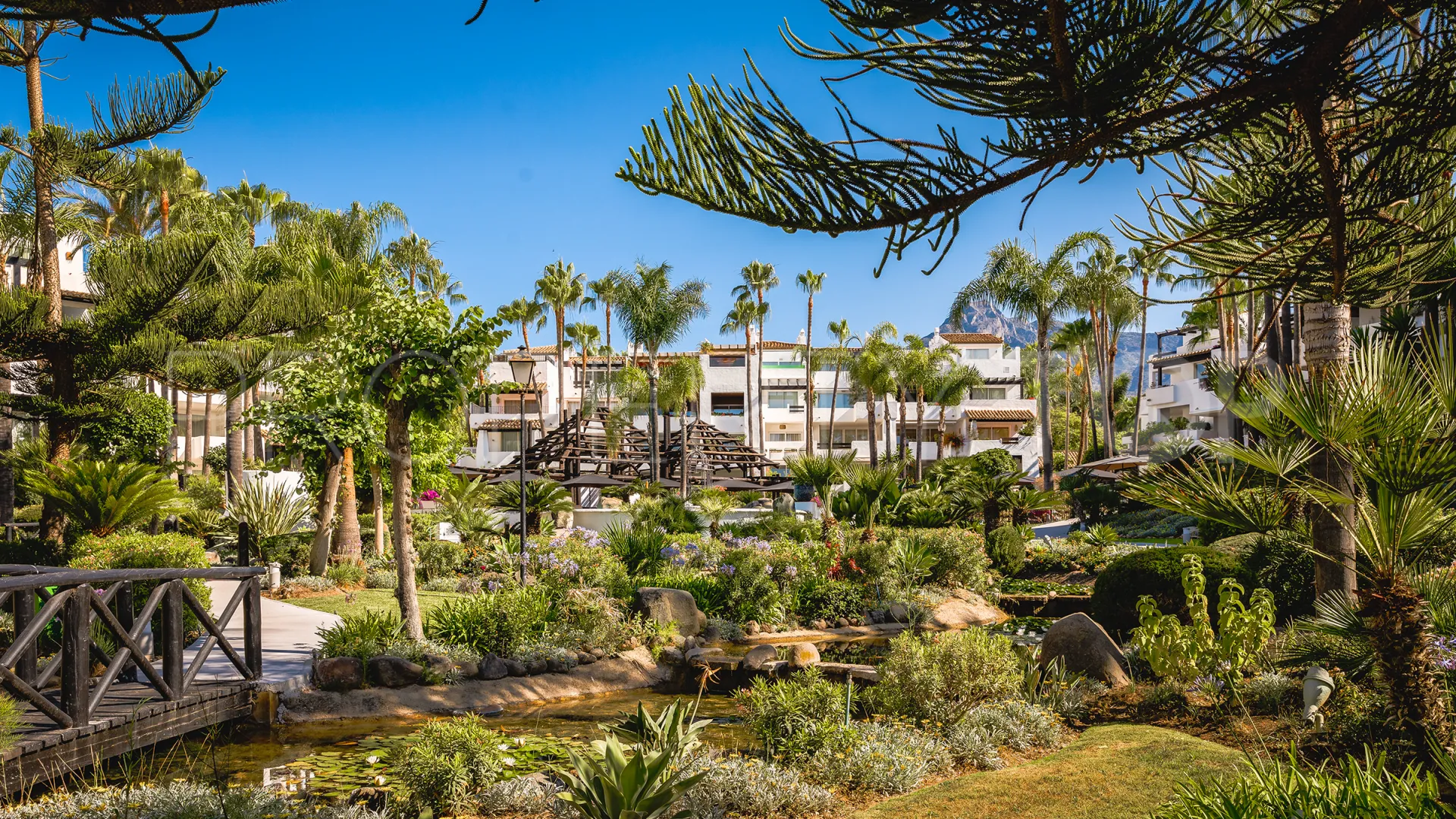 For sale apartment in Marina Puente Romano