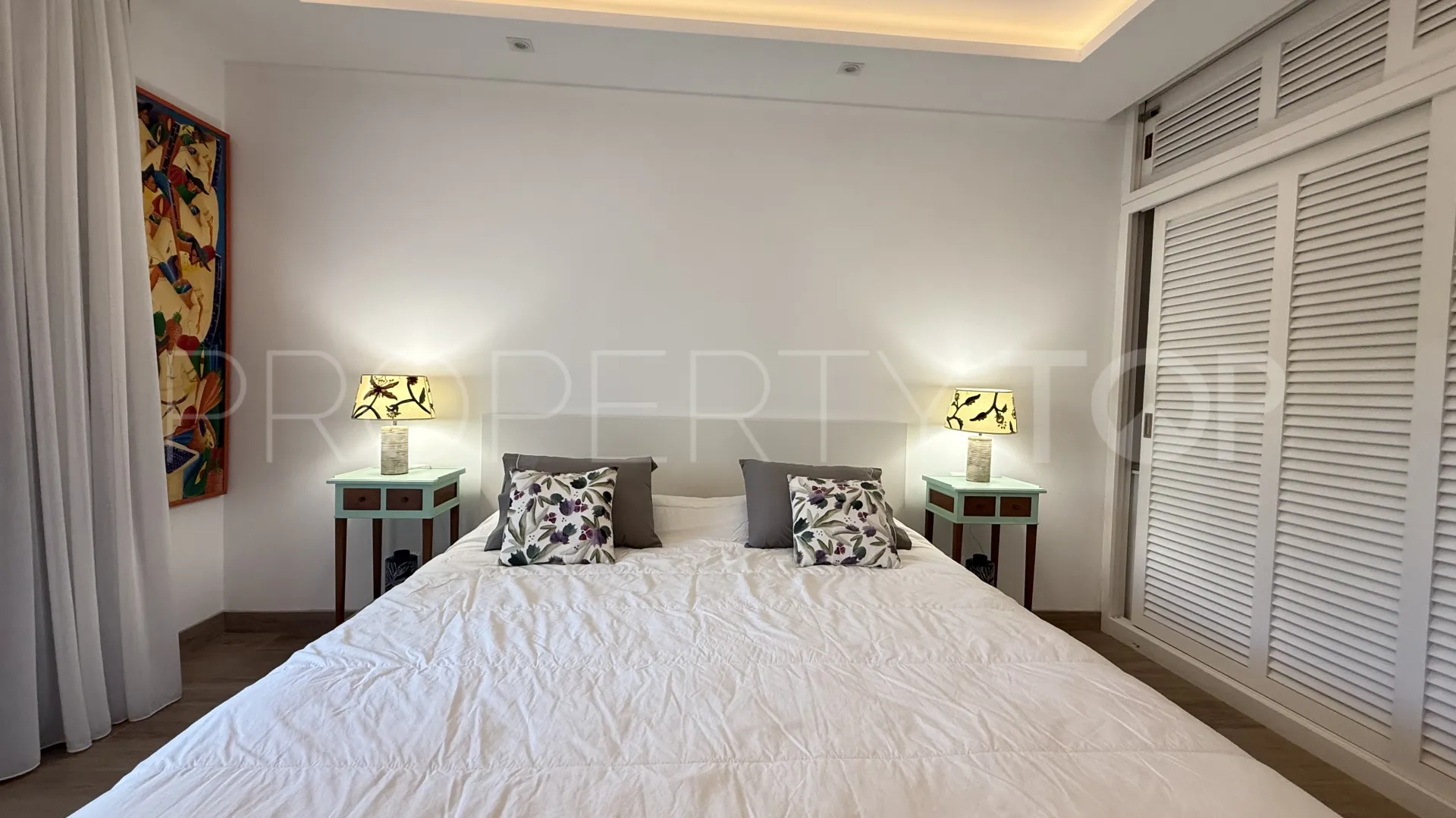 Apartamento planta baja en venta en Puente Romano II con 2 dormitorios