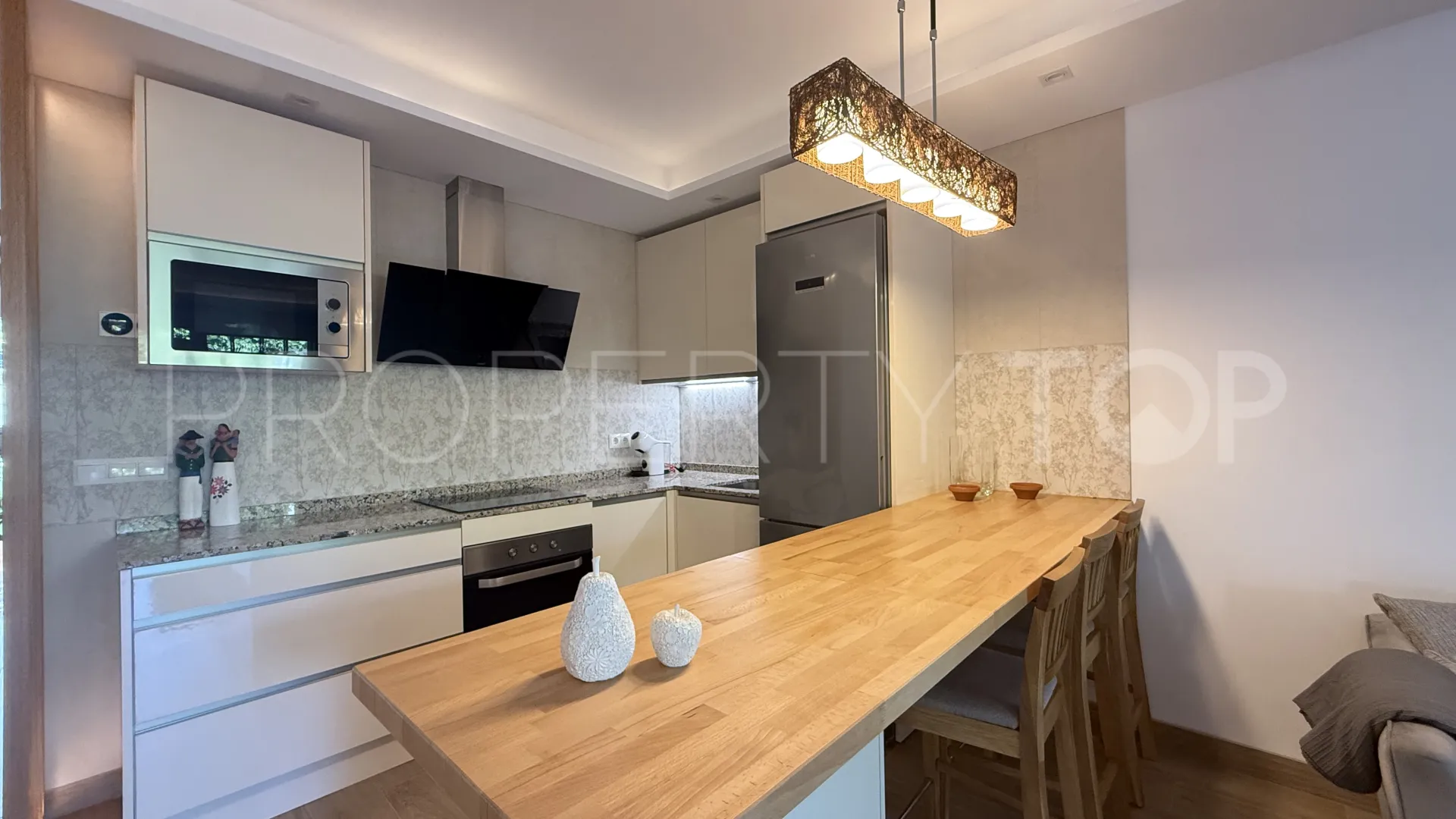 Apartamento planta baja en venta en Puente Romano II con 2 dormitorios