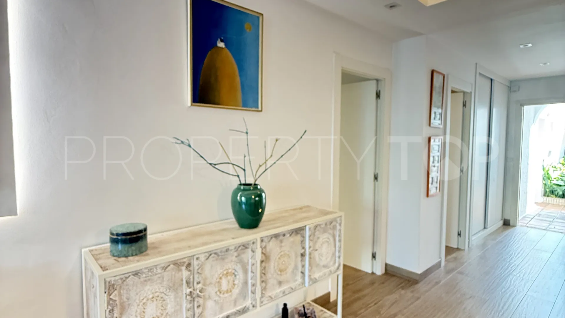 Apartamento planta baja en venta en Puente Romano II con 2 dormitorios