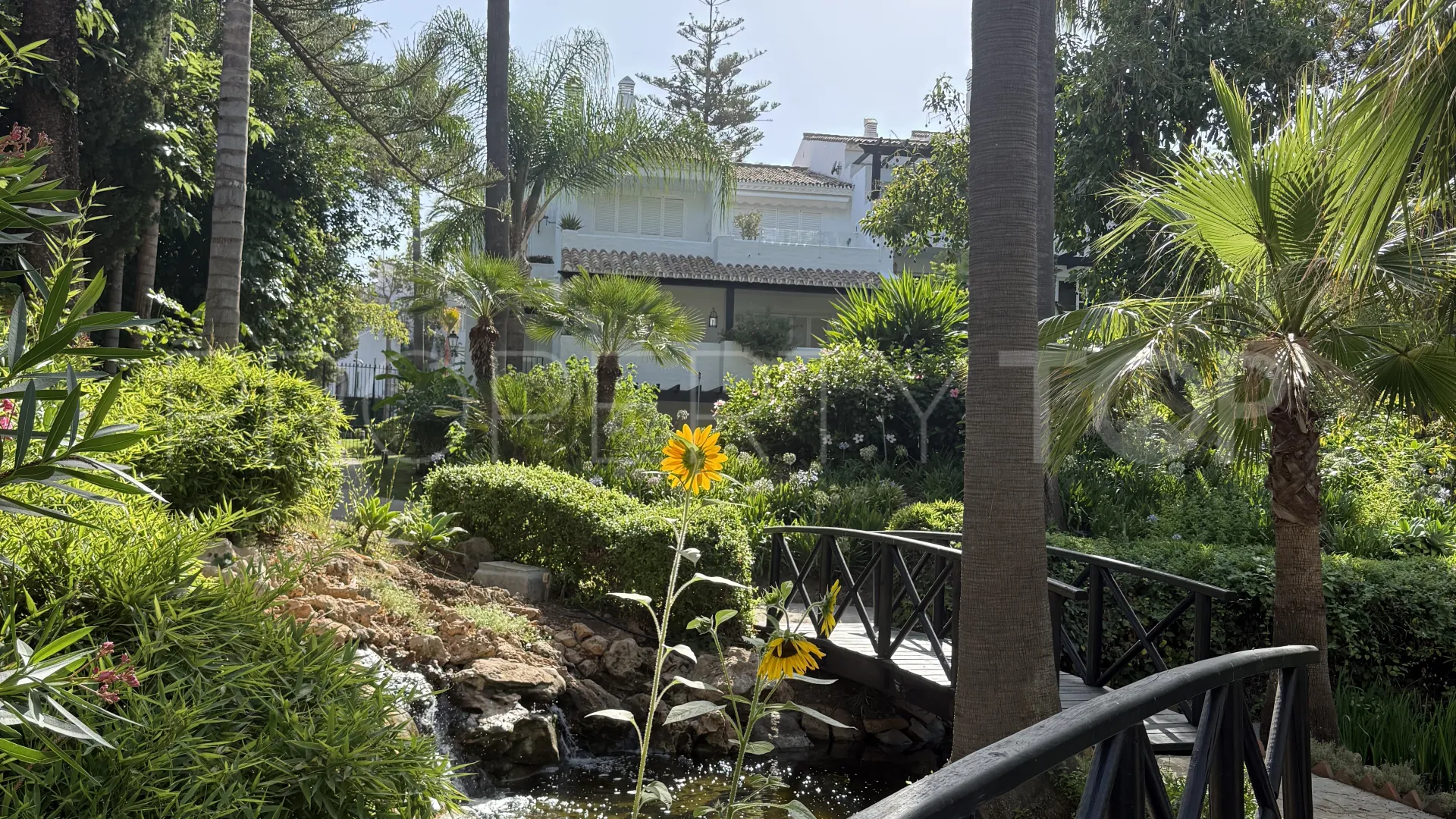 Apartamento planta baja en venta en Puente Romano II con 2 dormitorios