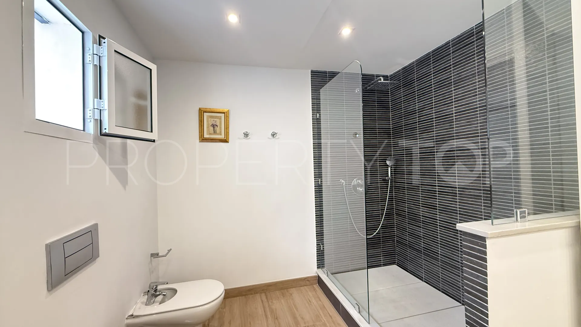 Apartamento planta baja en venta en Puente Romano II con 2 dormitorios