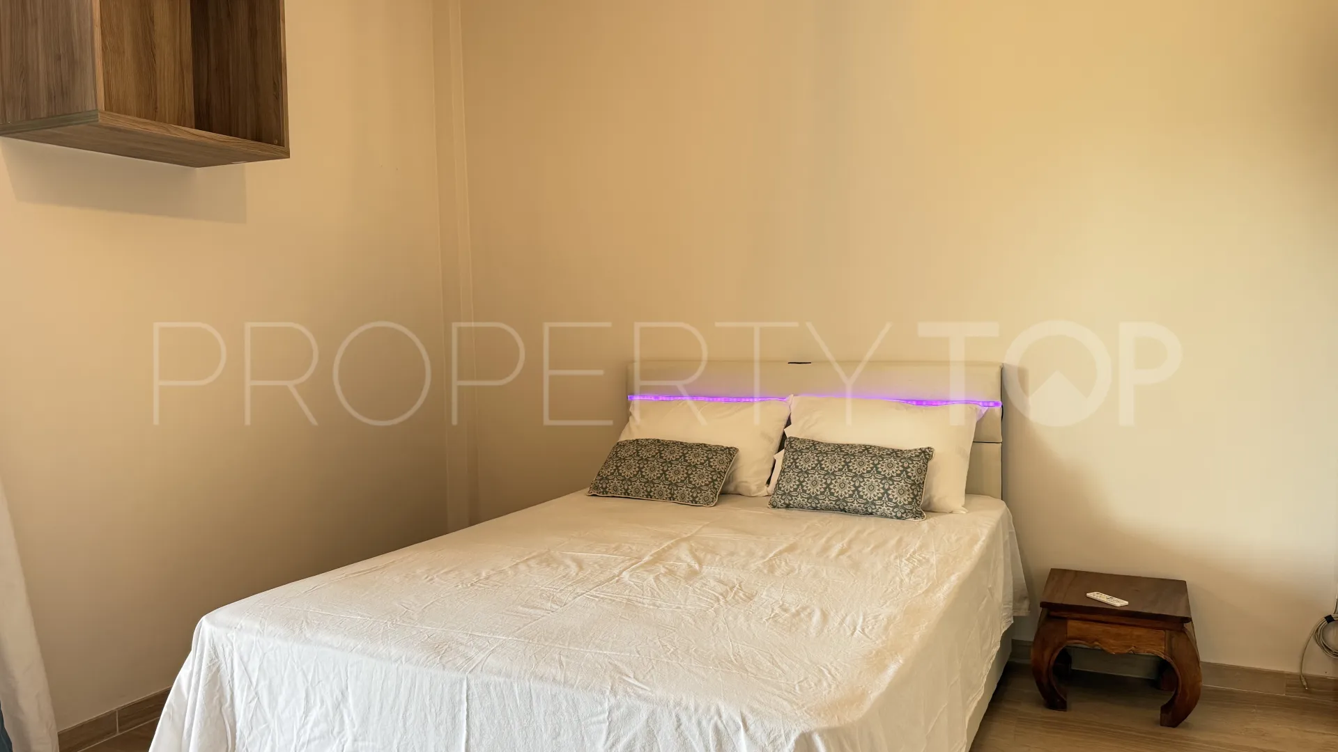 Comprar villa de 4 dormitorios en Guadalmina Baja