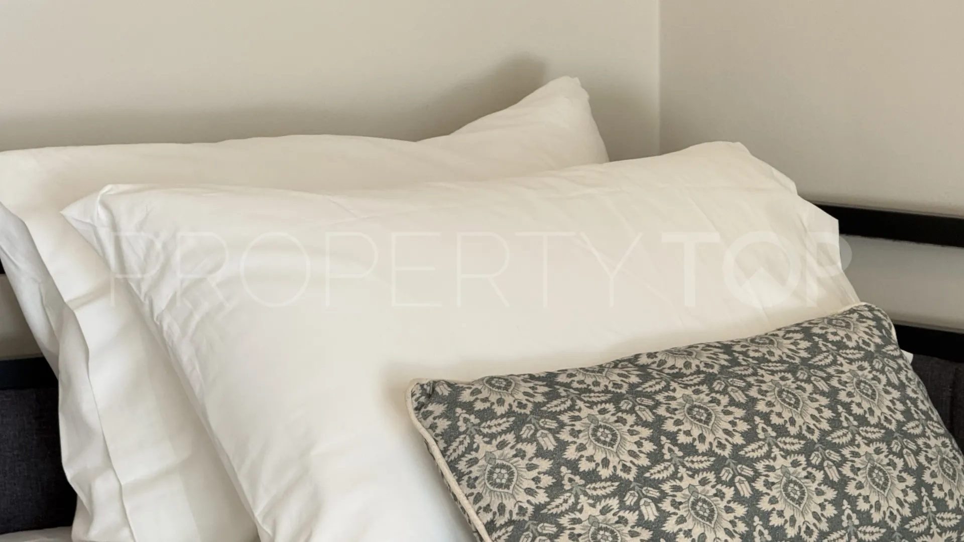 Comprar villa de 4 dormitorios en Guadalmina Baja