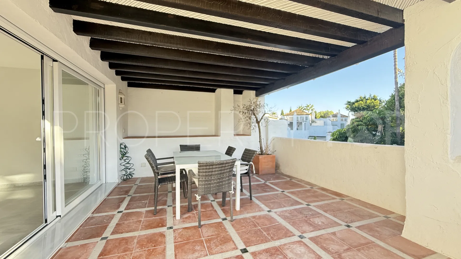 Se vende Ático en Guadalmina Baja