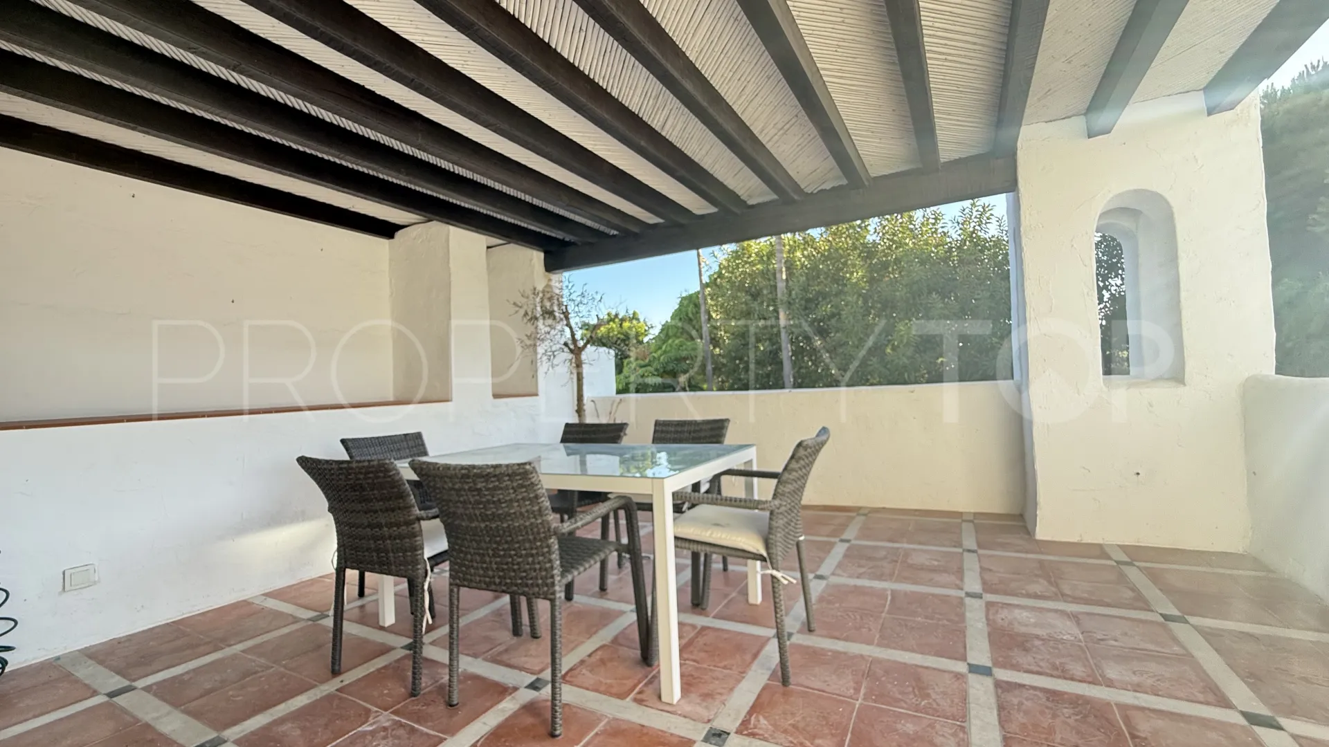 Se vende Ático en Guadalmina Baja