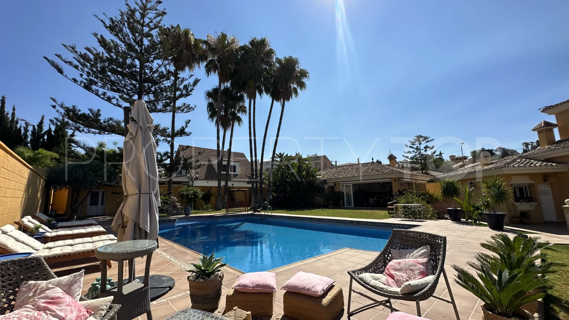 Villa en venta en Rincon de la Victoria