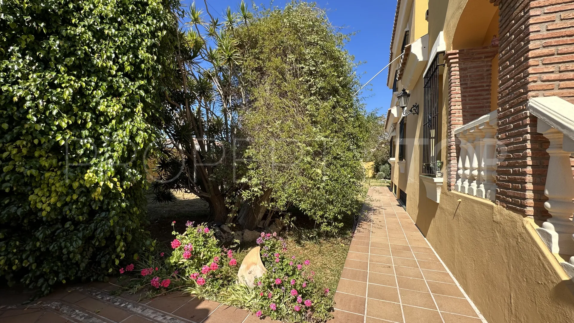 Villa en venta en Rincon de la Victoria