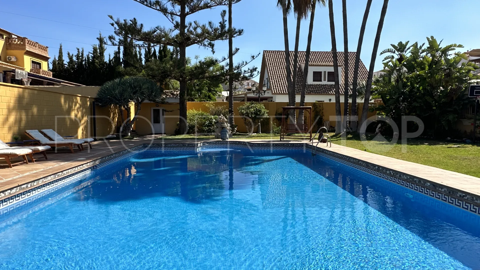 Villa en venta en Rincon de la Victoria