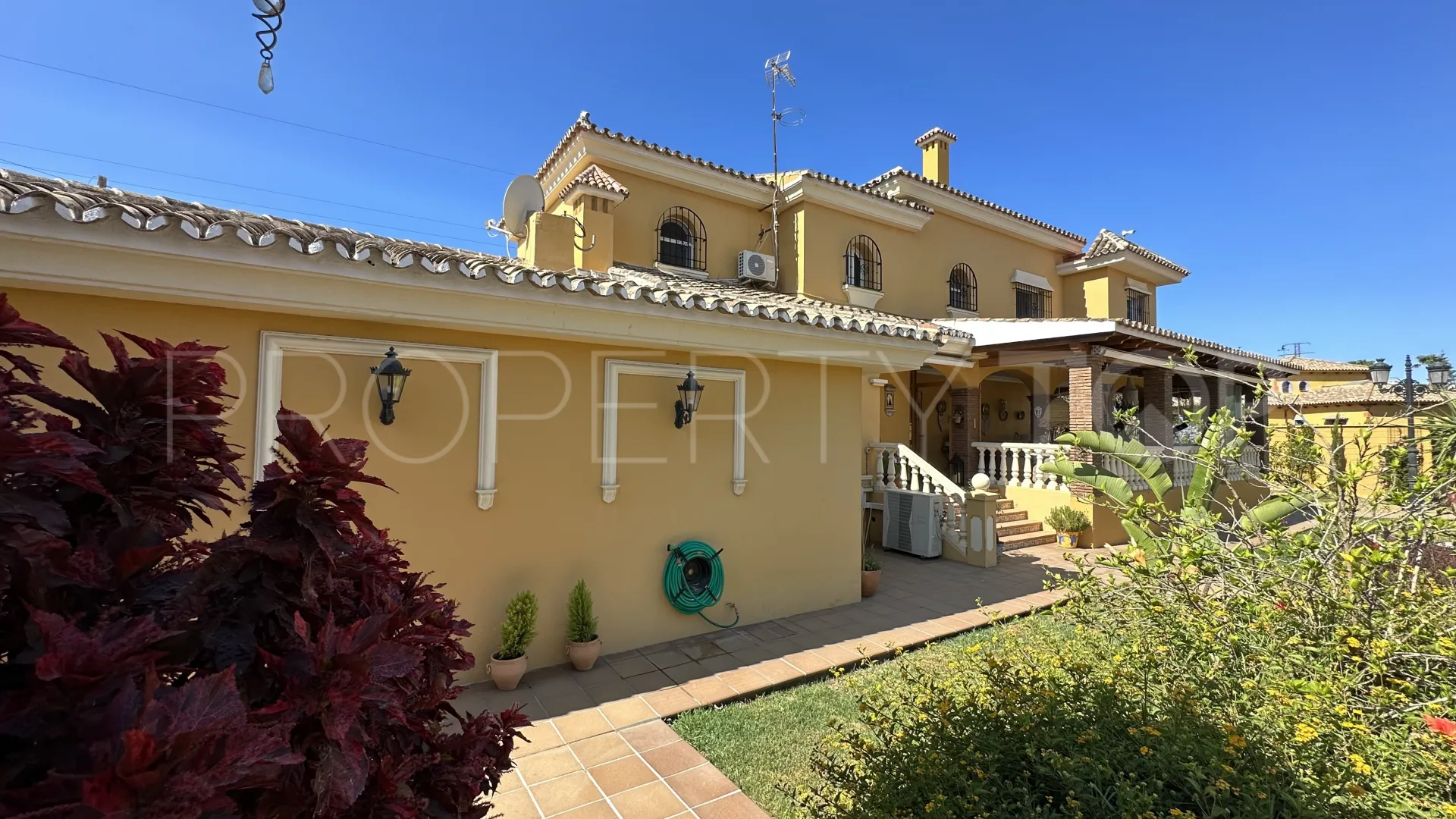 Villa en venta en Rincon de la Victoria