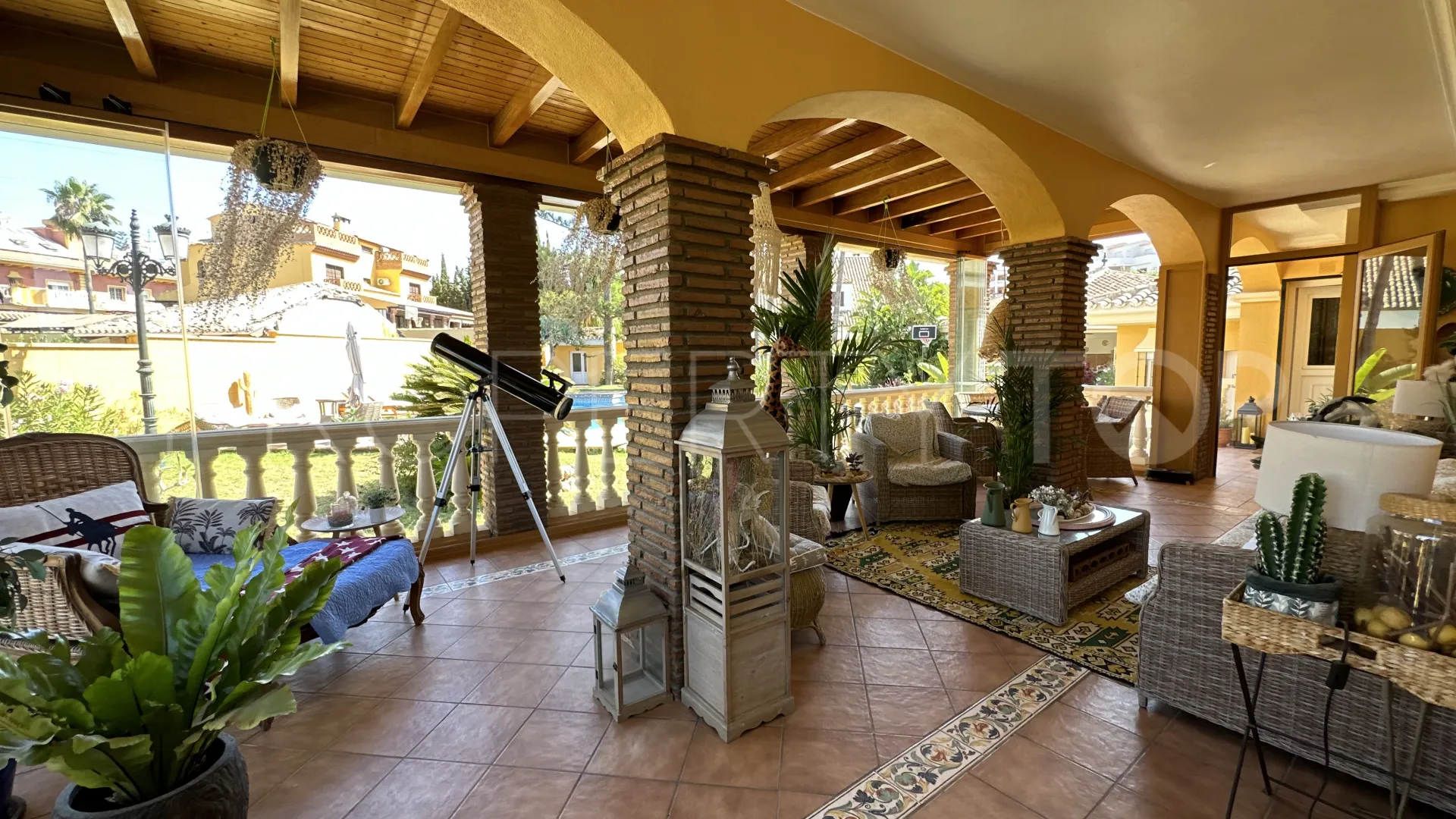 Villa en venta en Rincon de la Victoria