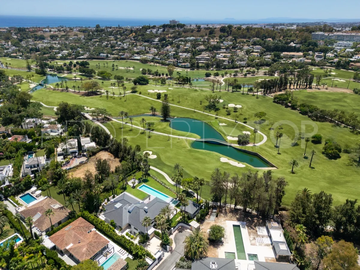 Buy 7 bedrooms villa in Las Brisas