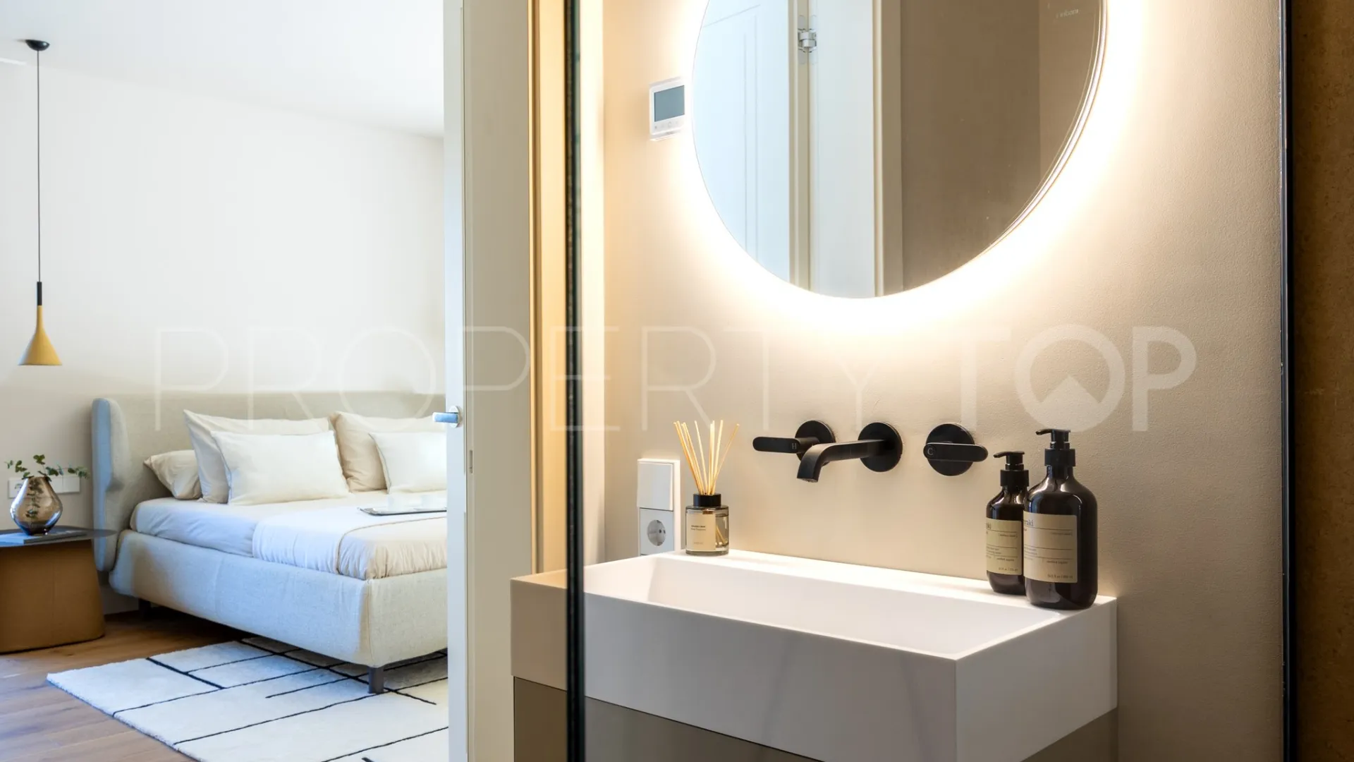 Comprar villa en Los Altos del Paraiso con 4 dormitorios