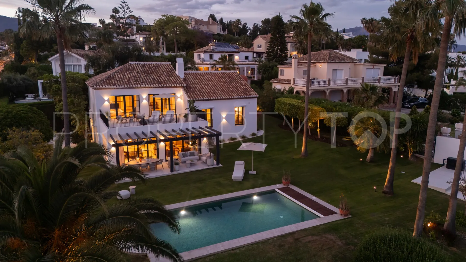 Comprar villa en Los Altos del Paraiso con 4 dormitorios