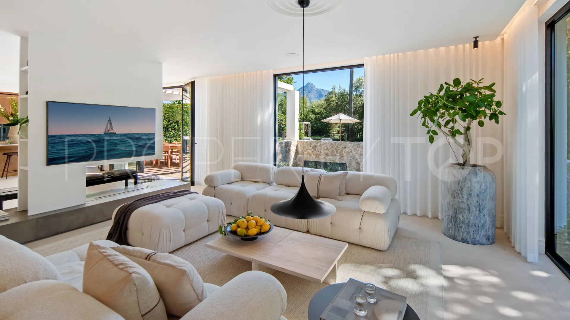 For sale Nueva Andalucia 4 bedrooms villa
