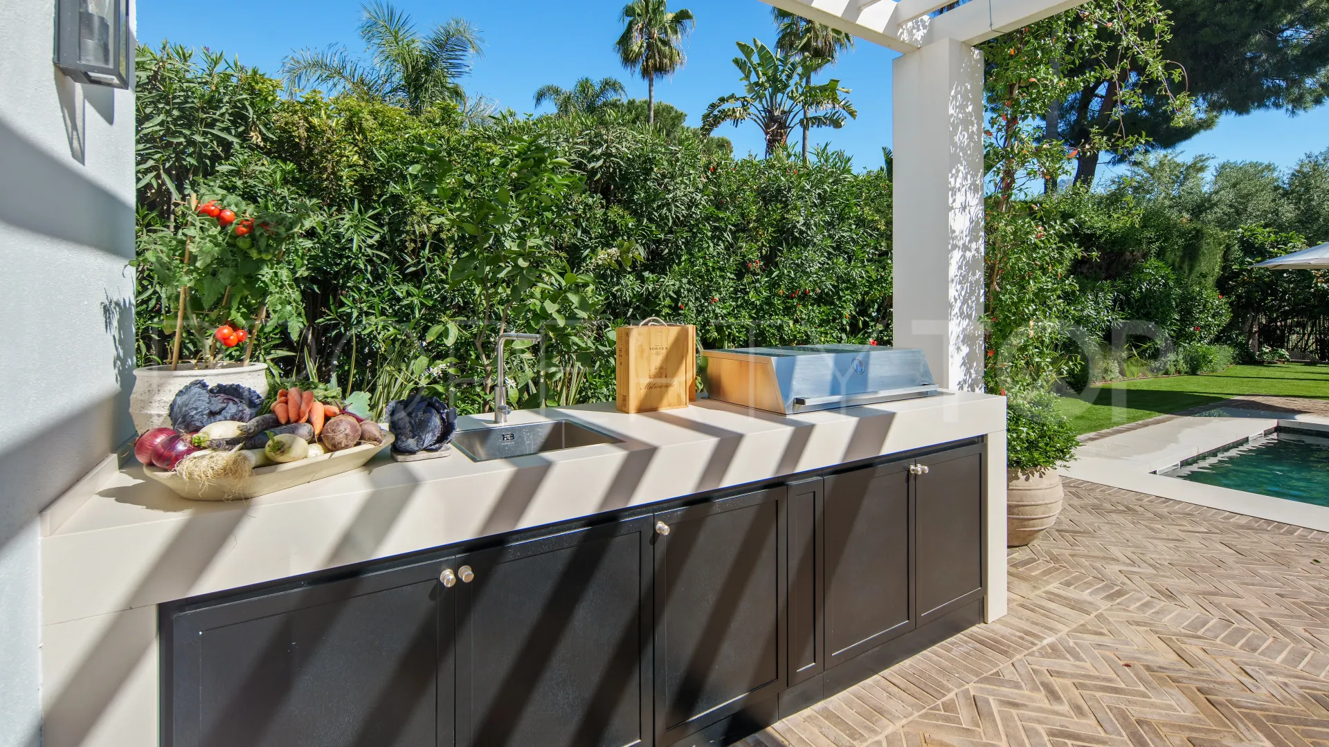 For sale Nueva Andalucia 4 bedrooms villa