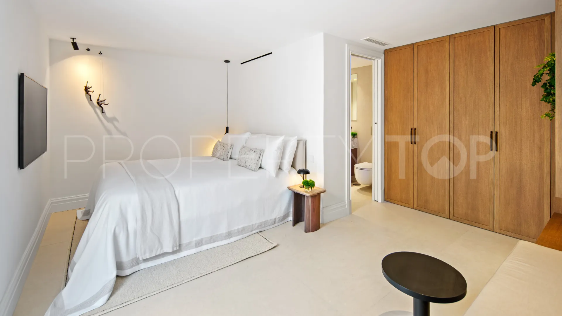 For sale Nueva Andalucia 4 bedrooms villa