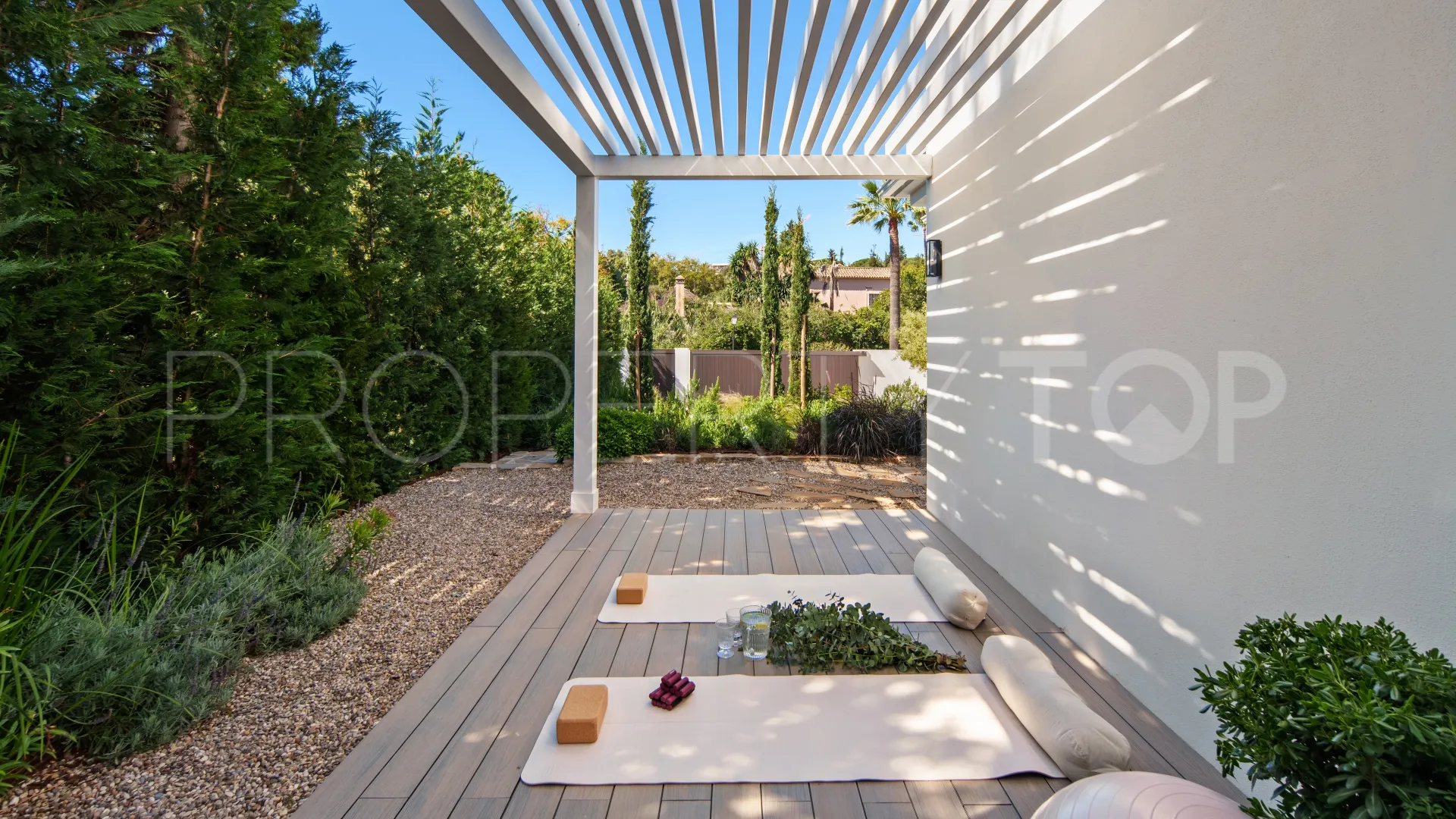 For sale Nueva Andalucia 4 bedrooms villa