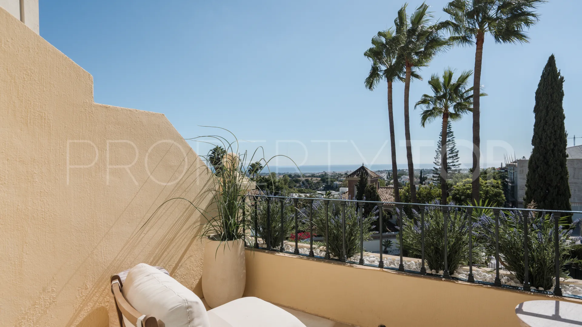 For sale town house with 4 bedrooms in La Quinta Hills