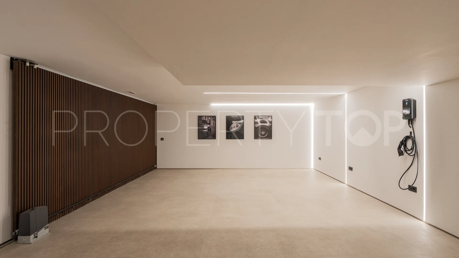 6 bedrooms villa in La Quinta for sale