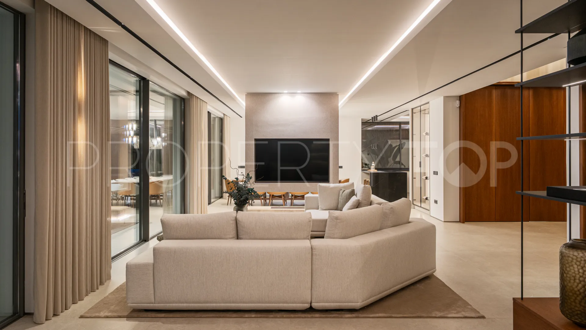 6 bedrooms villa in La Quinta for sale
