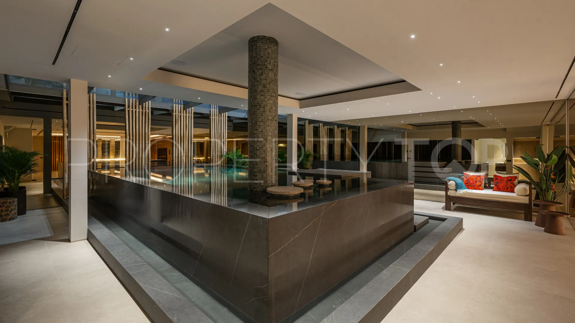 6 bedrooms villa in La Quinta for sale