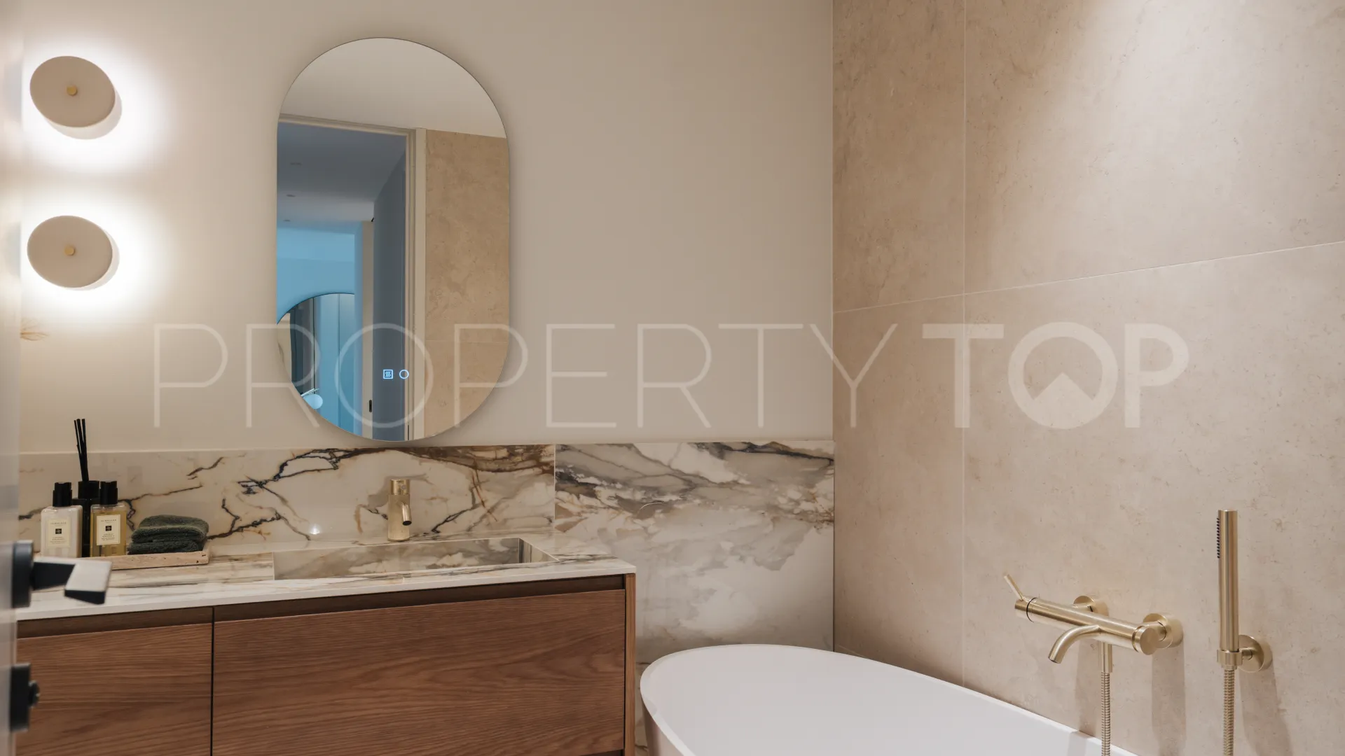 For sale Marbella Golden Mile apartment with 2 bedrooms