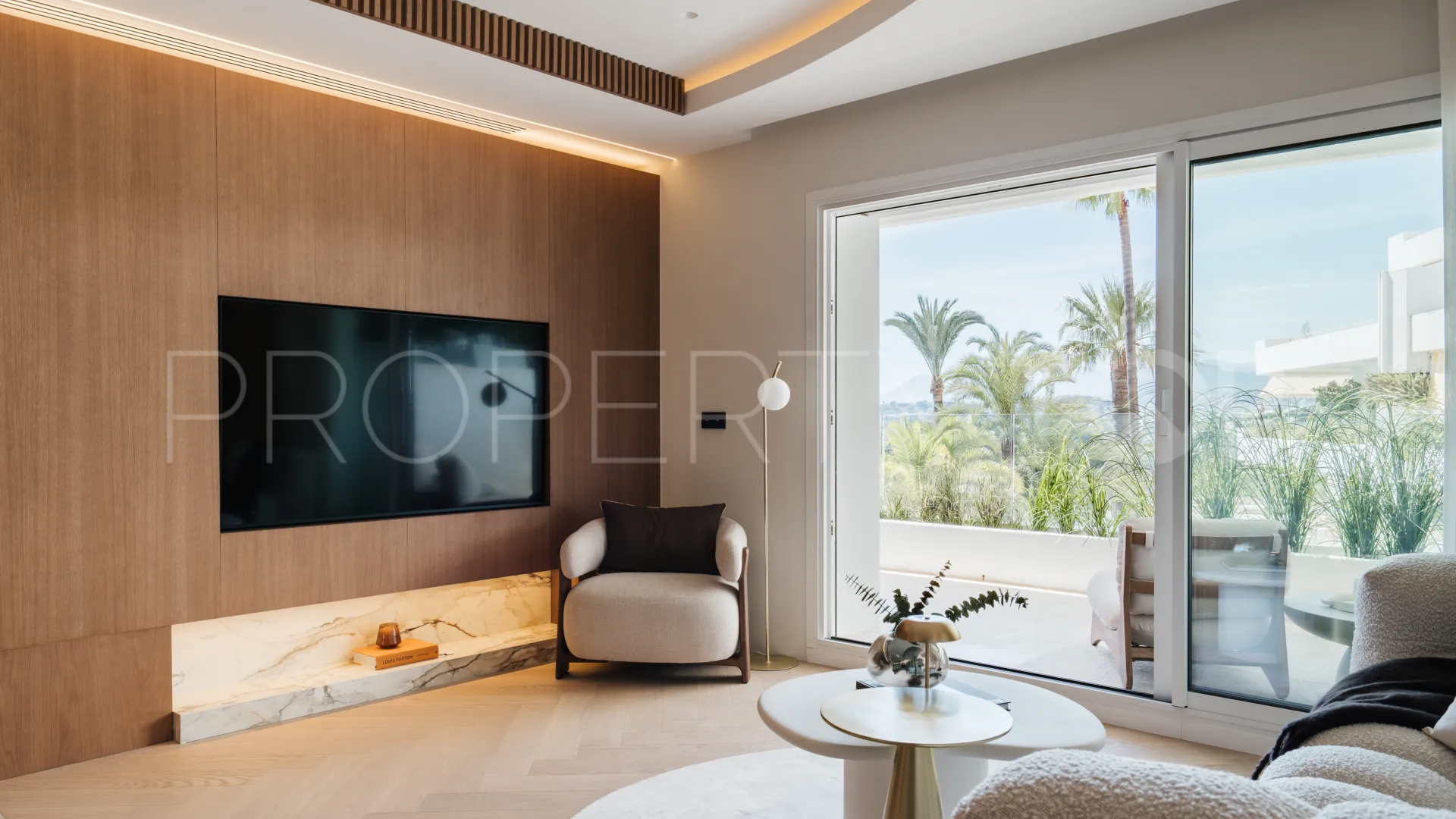 For sale Marbella Golden Mile apartment with 2 bedrooms