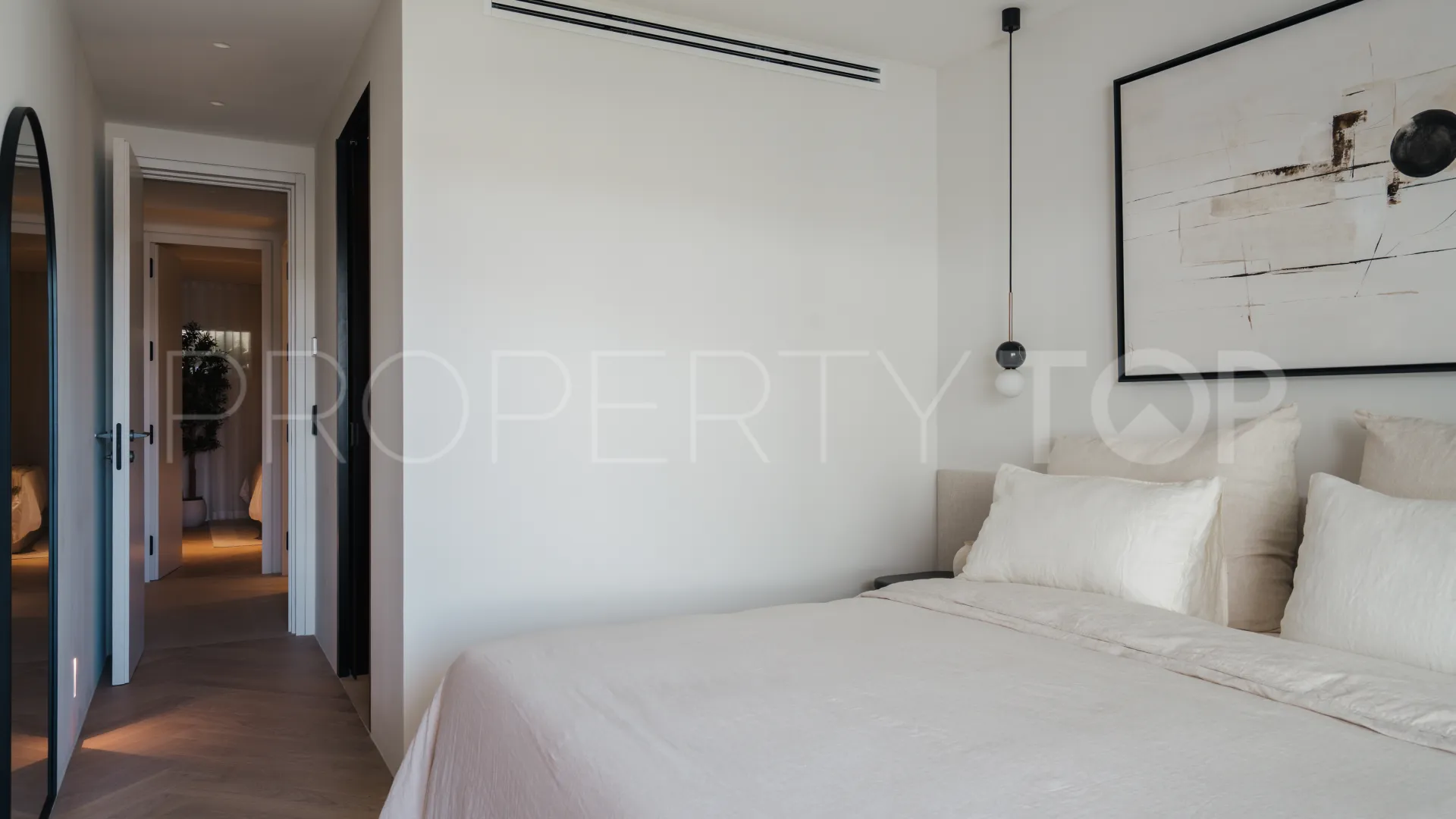 For sale Marbella Golden Mile apartment with 2 bedrooms