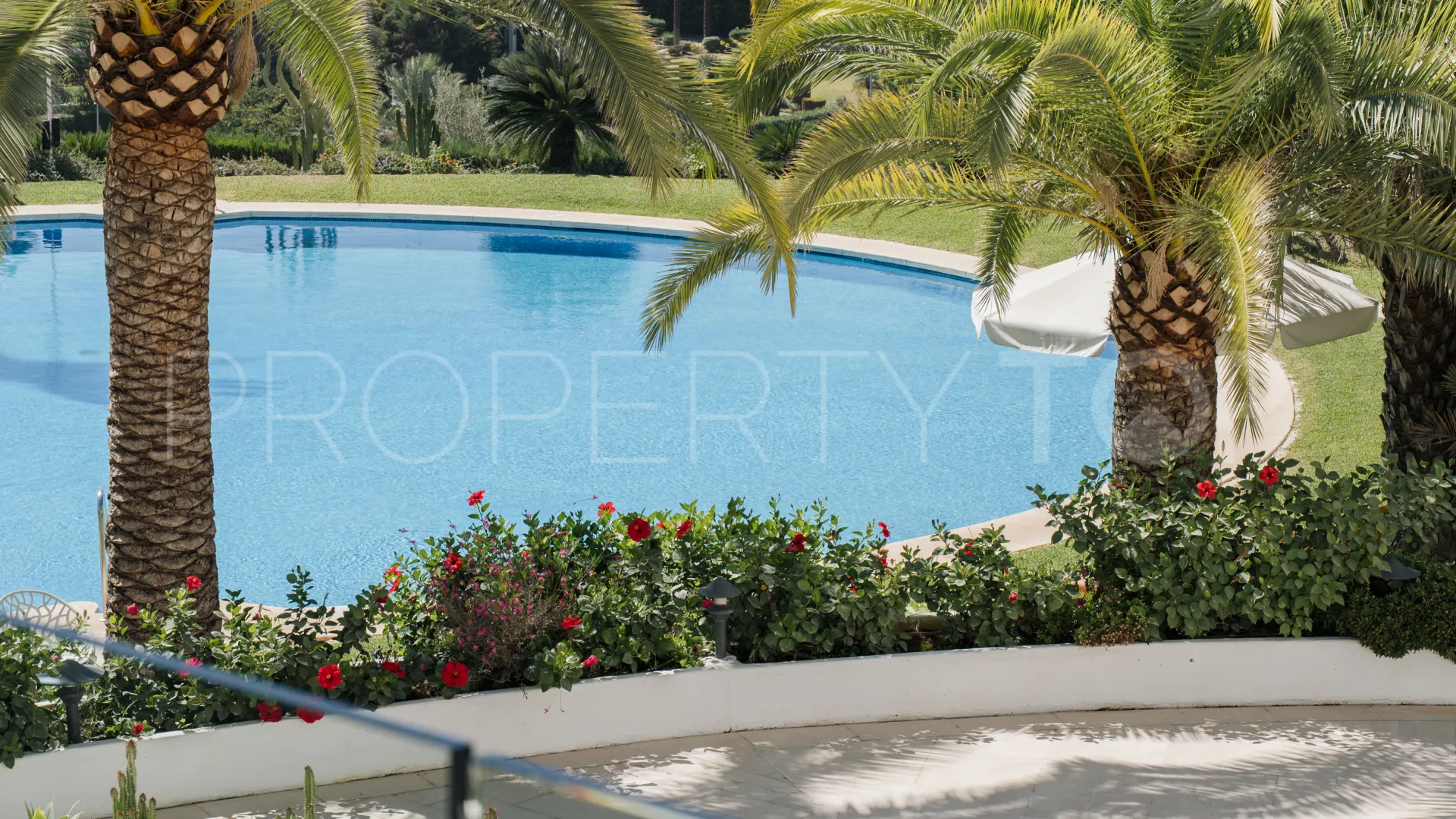 For sale Marbella Golden Mile apartment with 2 bedrooms