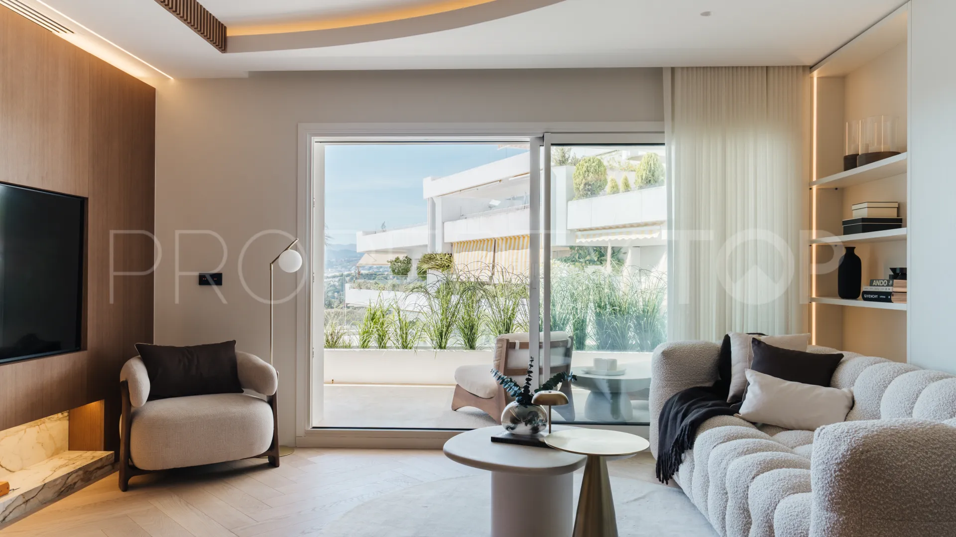 For sale Marbella Golden Mile apartment with 2 bedrooms