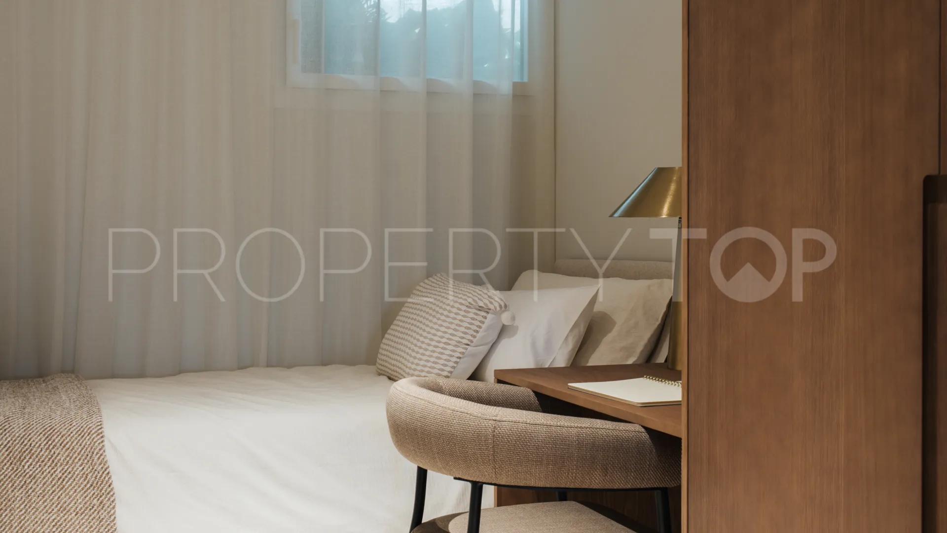 For sale Marbella Golden Mile apartment with 2 bedrooms