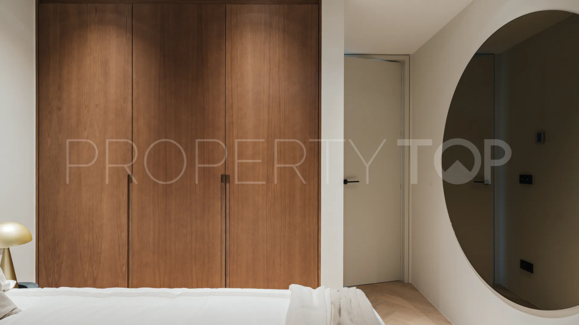 For sale Marbella Golden Mile apartment with 2 bedrooms