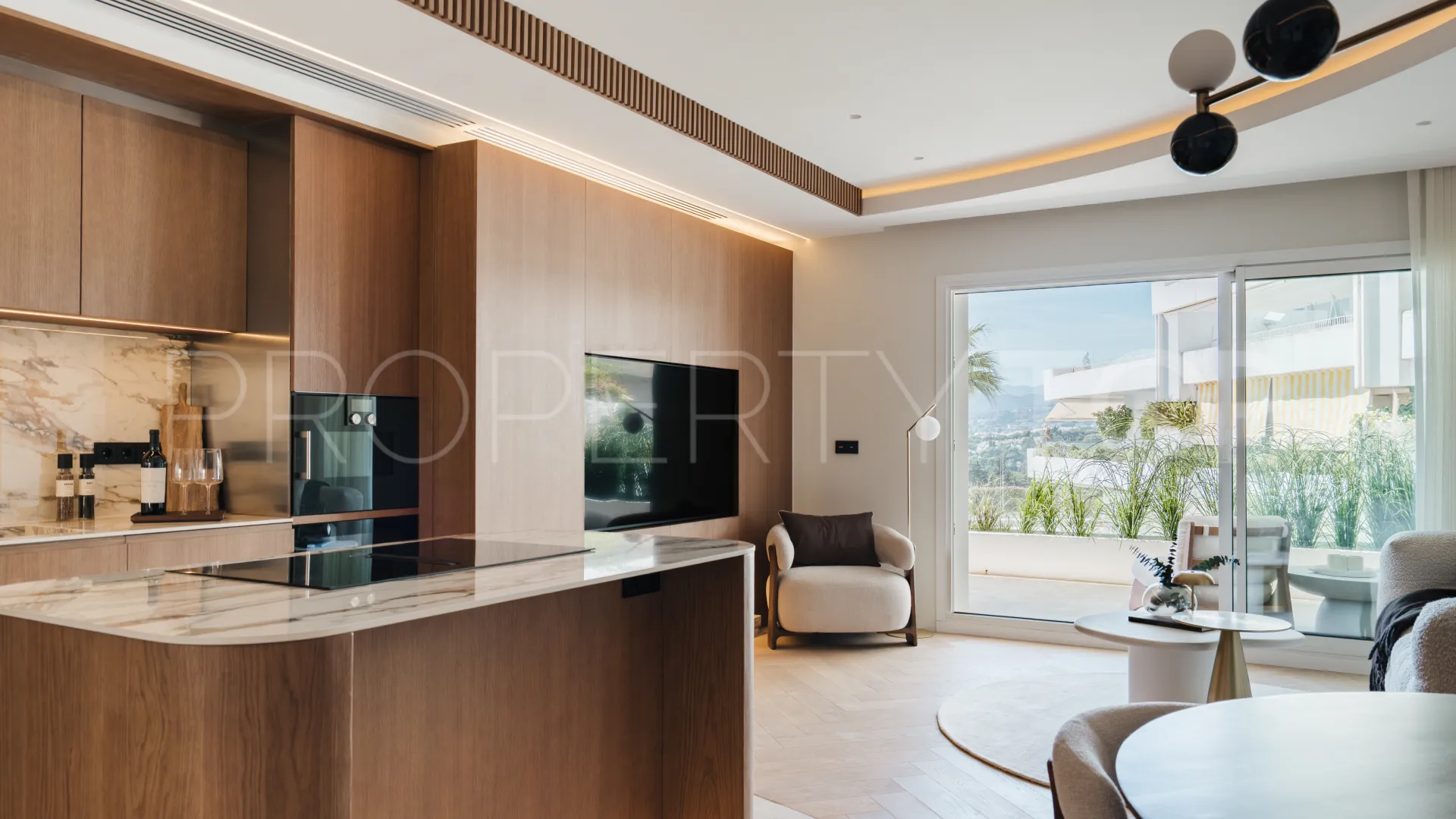For sale Marbella Golden Mile apartment with 2 bedrooms