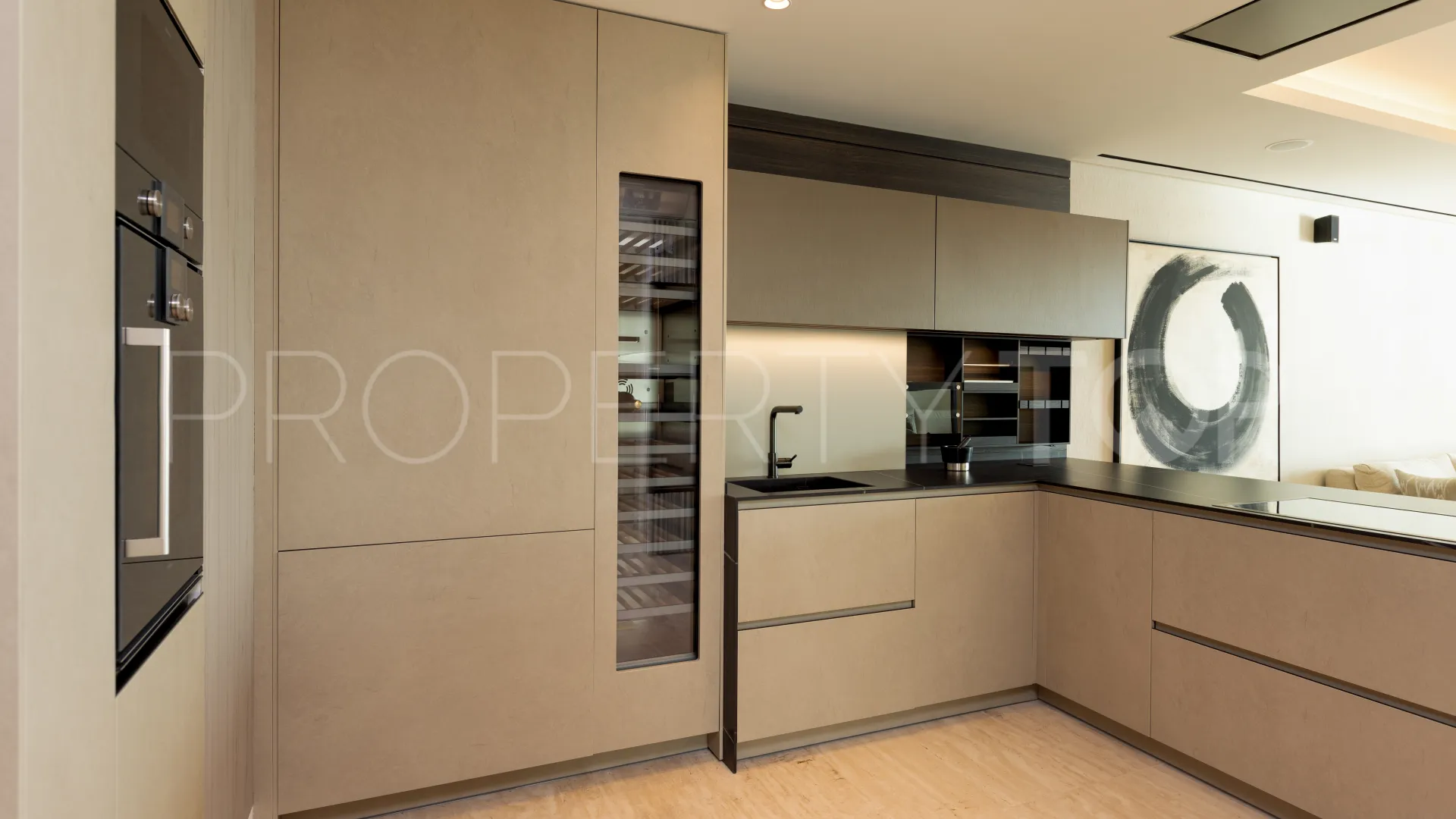 3 bedrooms apartment in Estepona Town for sale