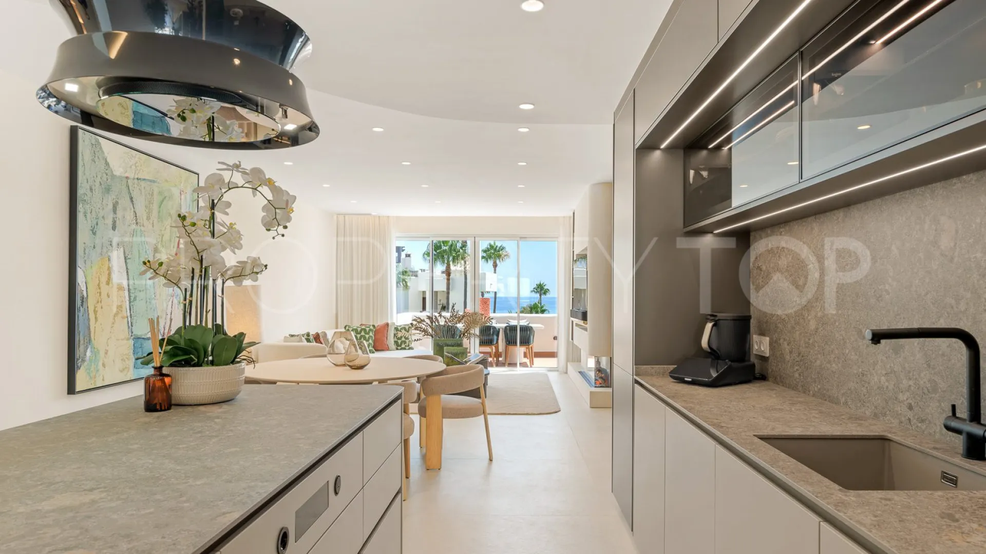 3 bedrooms penthouse for sale in Estepona