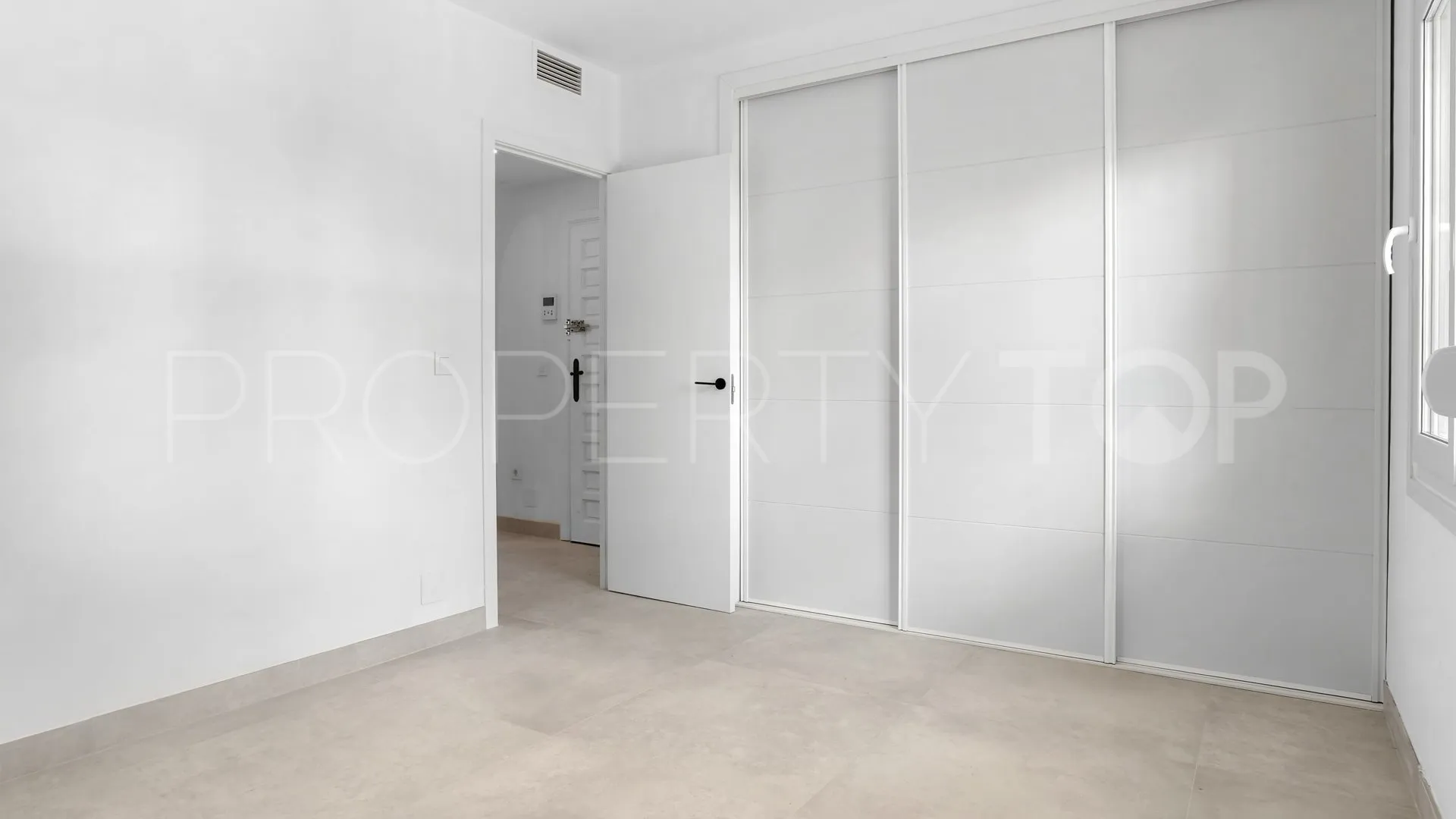 Marbella, apartamento planta baja con 3 dormitorios en venta