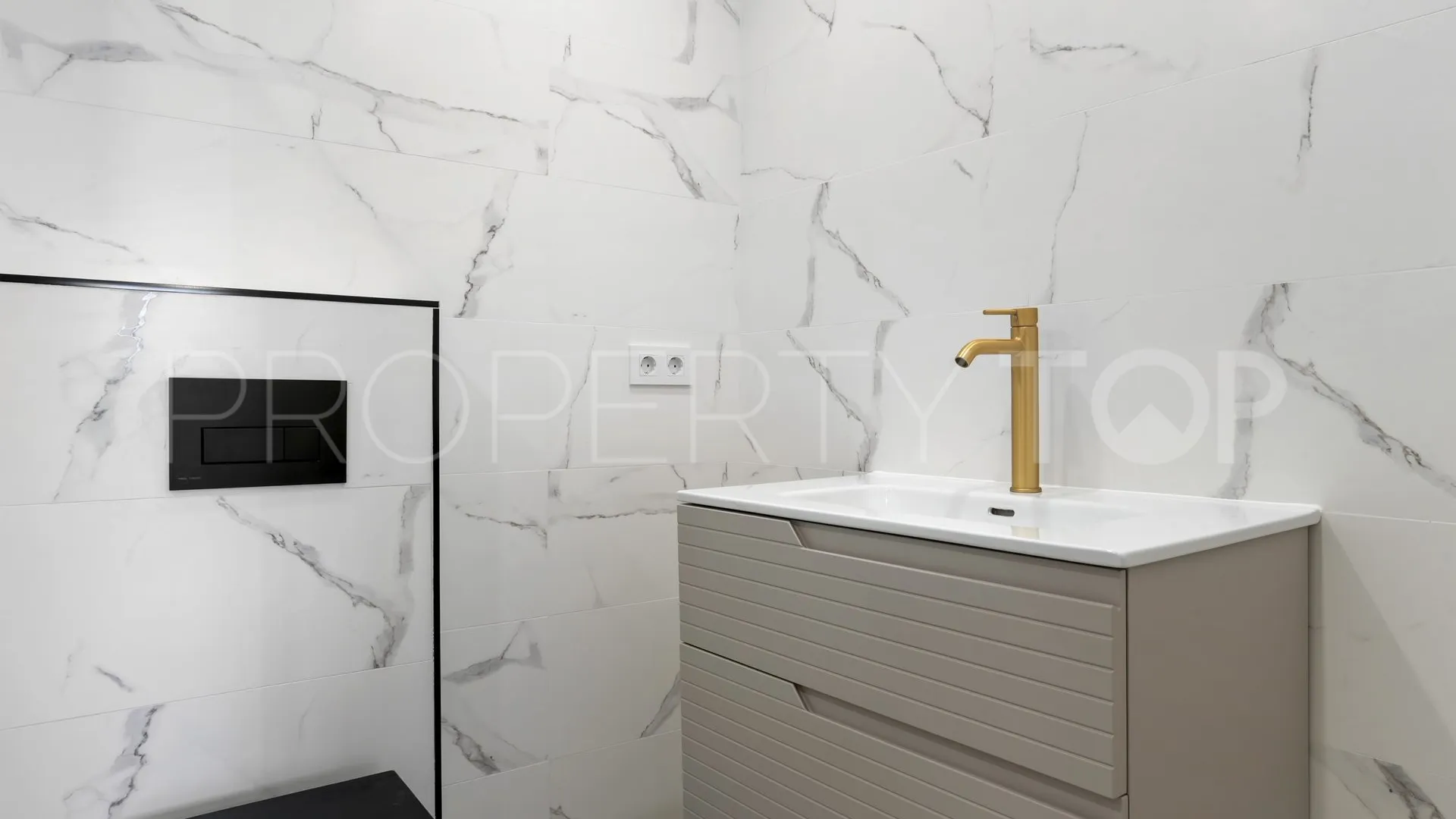 Marbella, apartamento planta baja con 3 dormitorios en venta